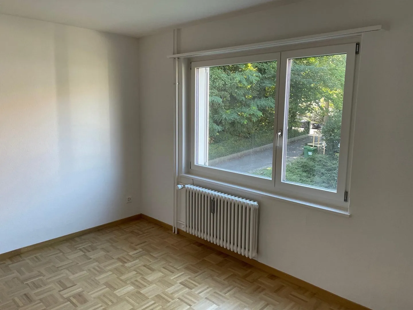 Central located, quiet 4-room apartment with balcony - Photo 11 of 16