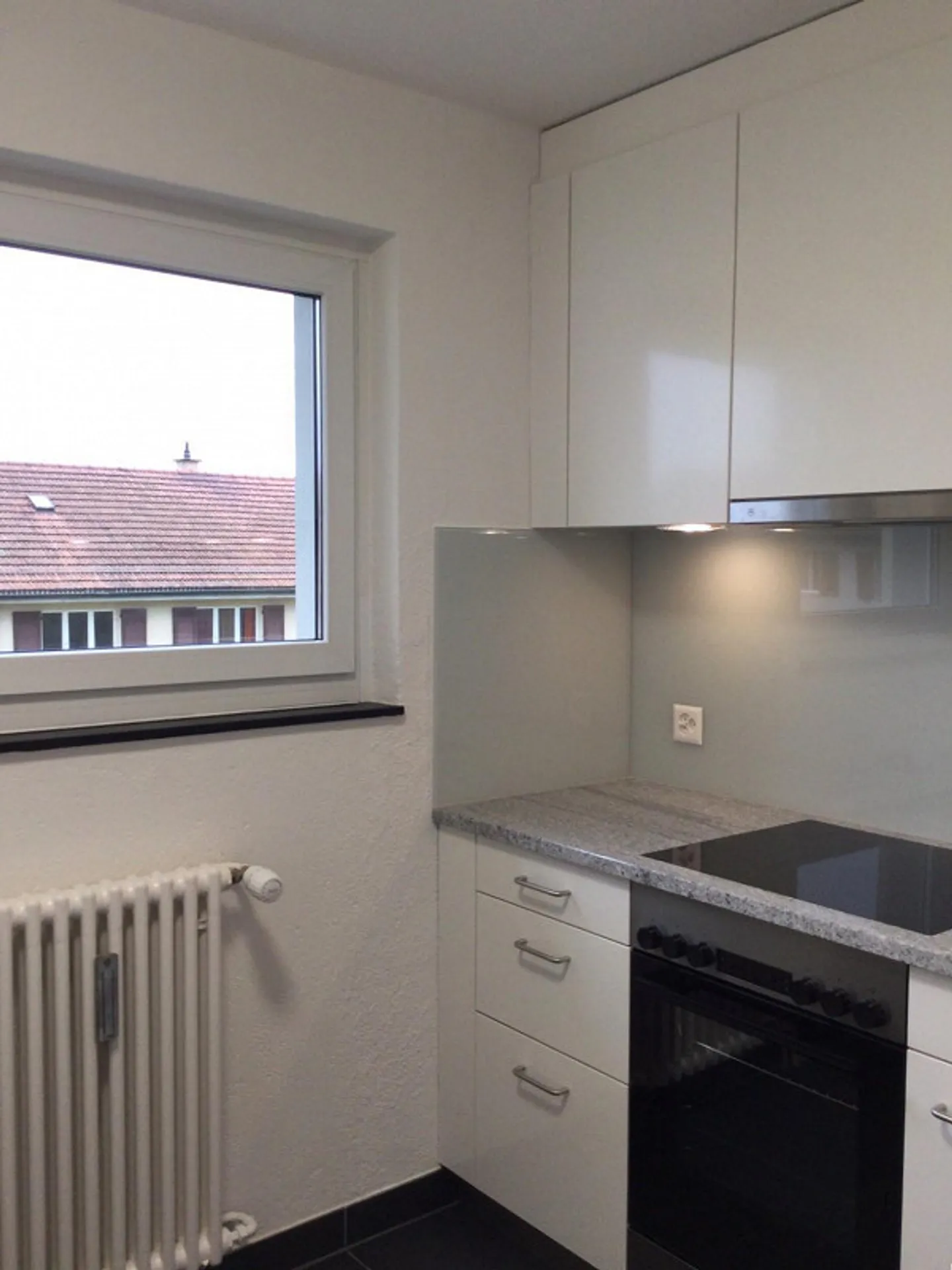 Central located, quiet 4-room apartment with balcony - Photo 12 of 16