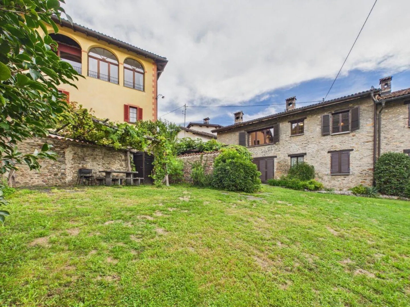 Charakteristische 4.5 Zimmer im Herzen des Kerns von Origlio mit Parkplatz und Garten - Foto 15 von 15