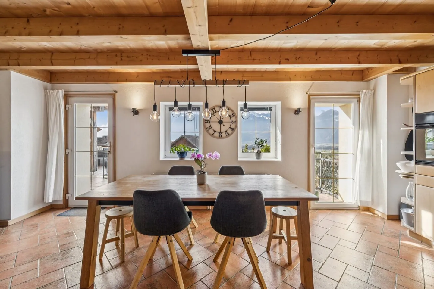 Casa di paese di 3.5 locali con terrazza e balcone - Foto 2 di 13