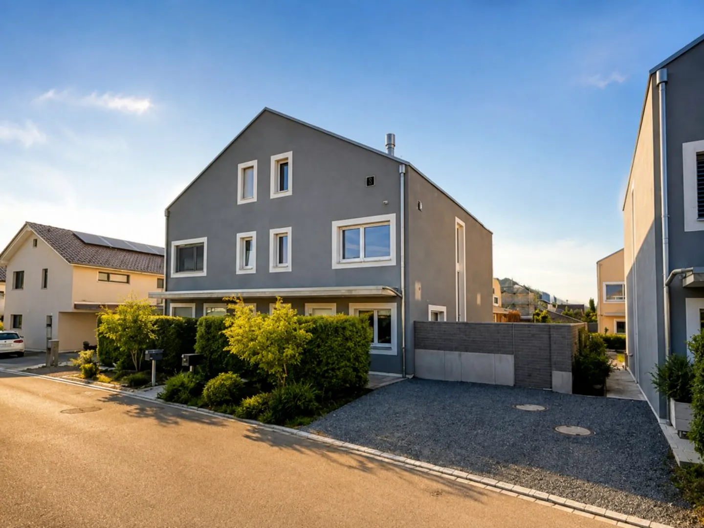 Casa bifamiliare di alta qualità con giardino accogliente da 5,5 stanze - Foto 3 di 11