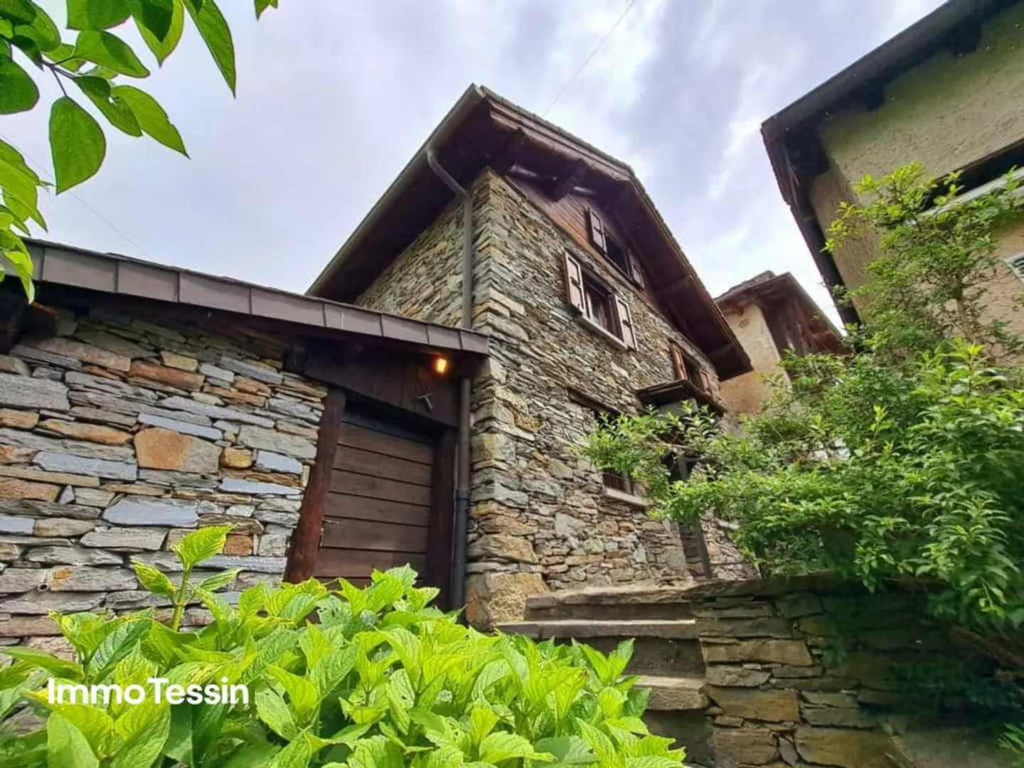 Rustico luxueusement rénové avec vue panoramique et confort moderne... - Photo 3 sur 13