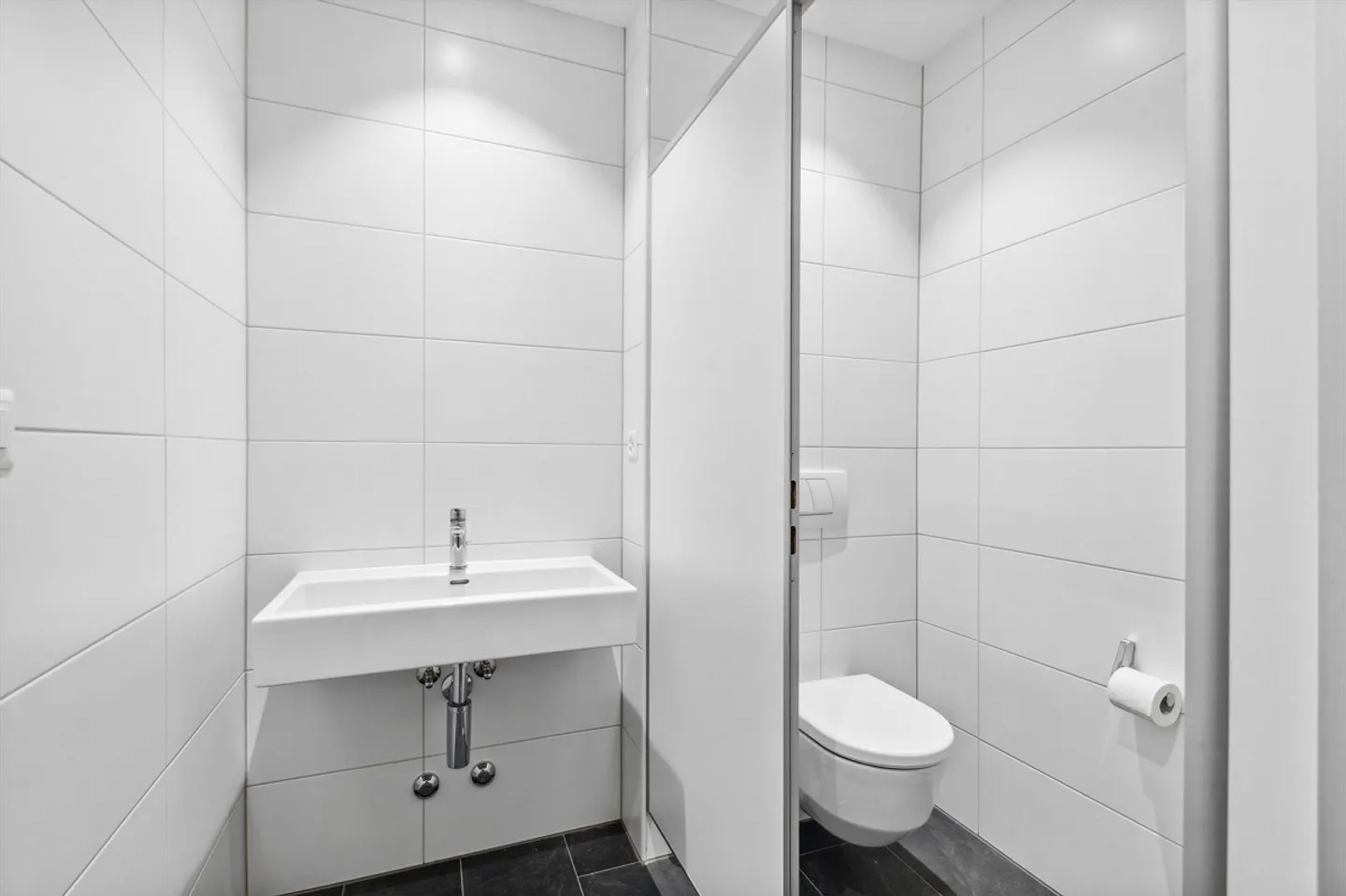 210 Quadratmeter Büros - 210 Meter ab Stadtgrenze Zürich-Tiefenbrunnen - Foto 8 von 13