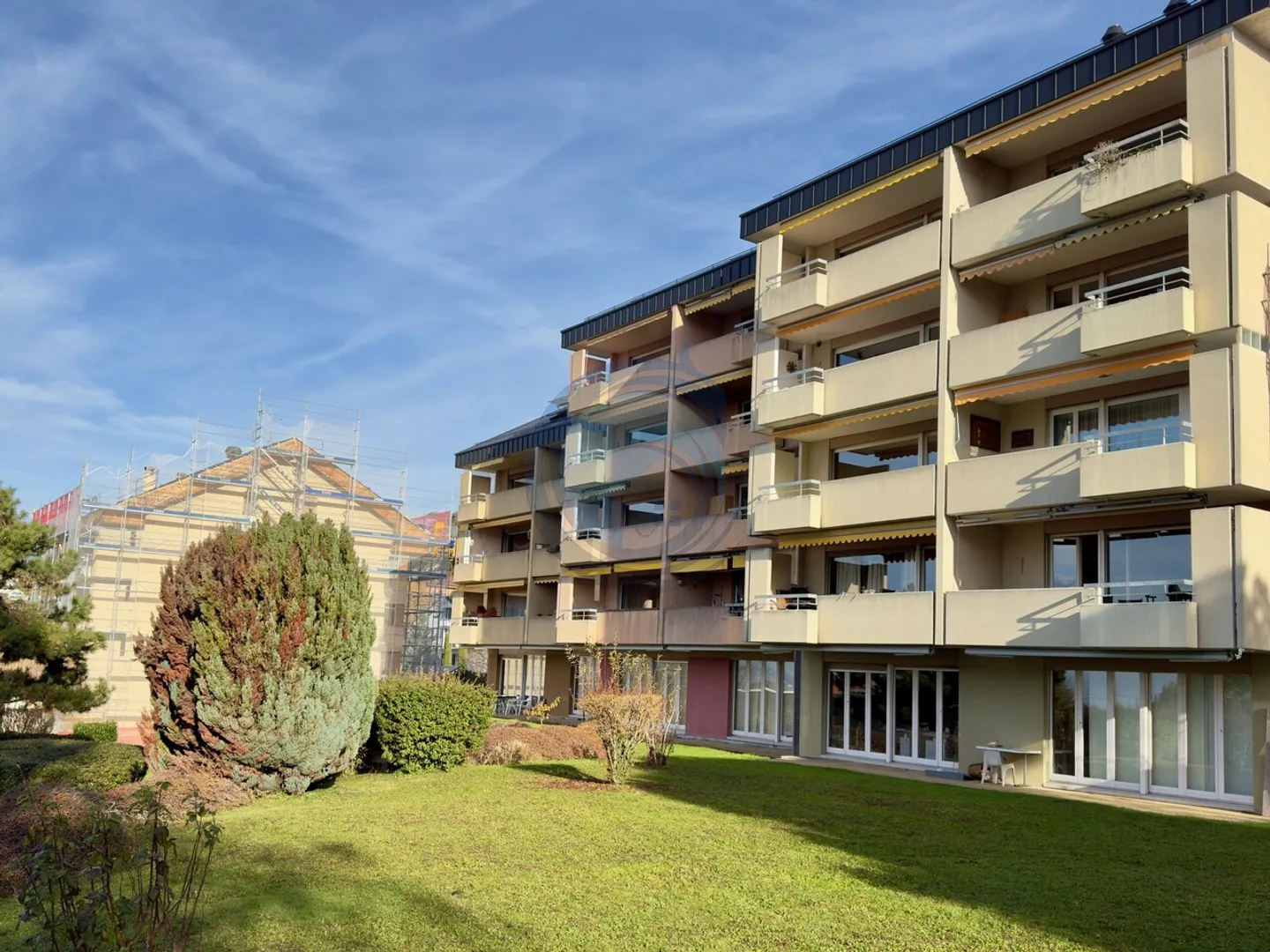 SCHÖNE 3,5-ZIMMER-WOHNUNG IN BRENT-SUR-MONTREUX - Foto 2 von 9