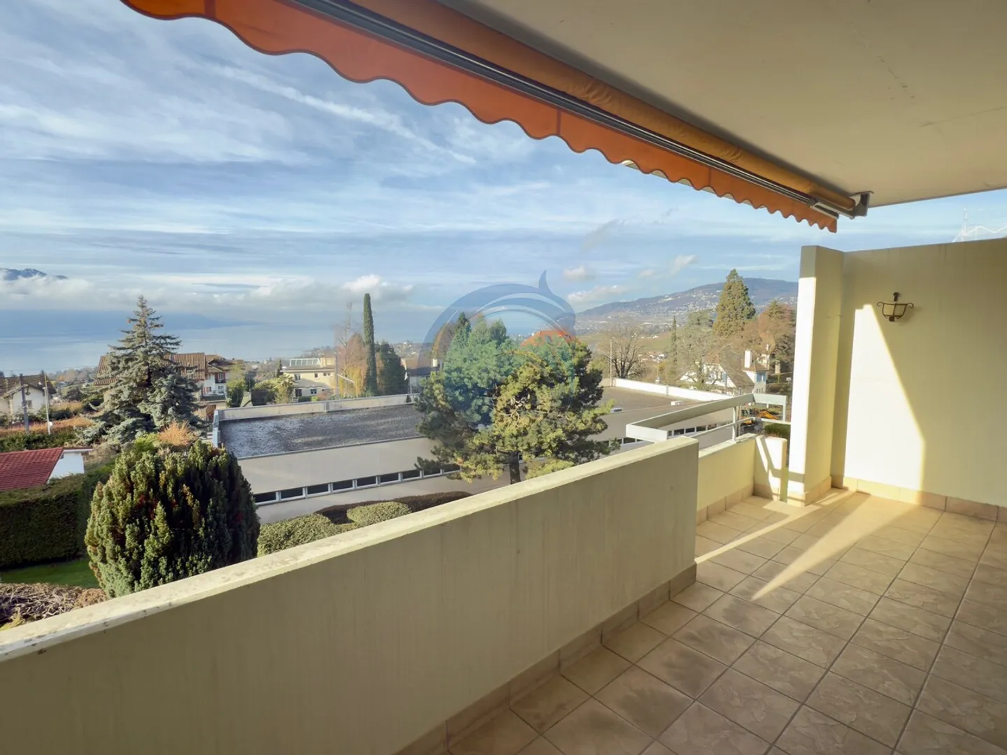 SCHÖNE 3,5-ZIMMER-WOHNUNG IN BRENT-SUR-MONTREUX - Foto 3 von 9