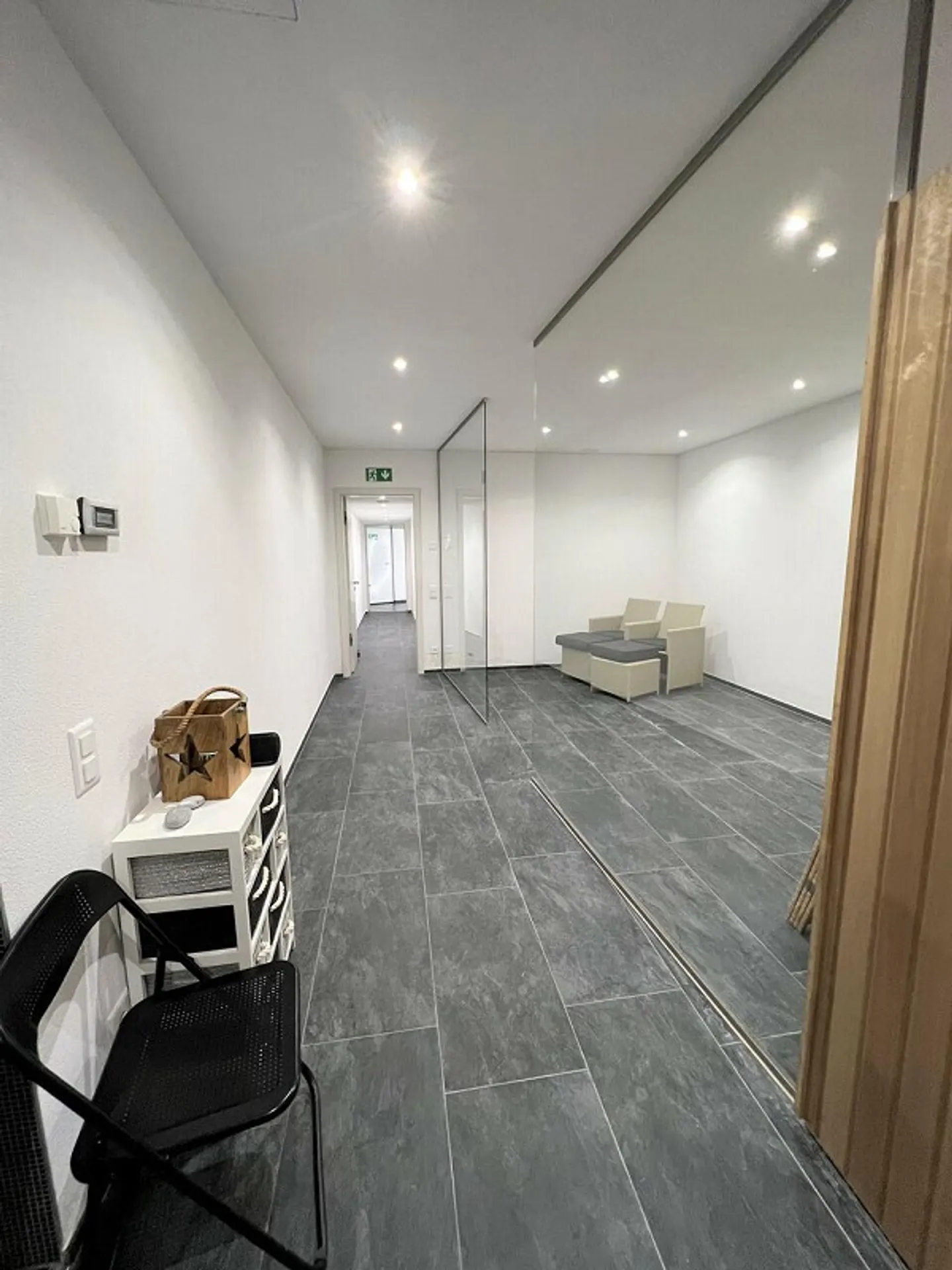 LUGANO-MUZZANO, SEEFRONT 2.5 ZIMMER WOHNUNG MIT GARTEN - Foto 10 von 15