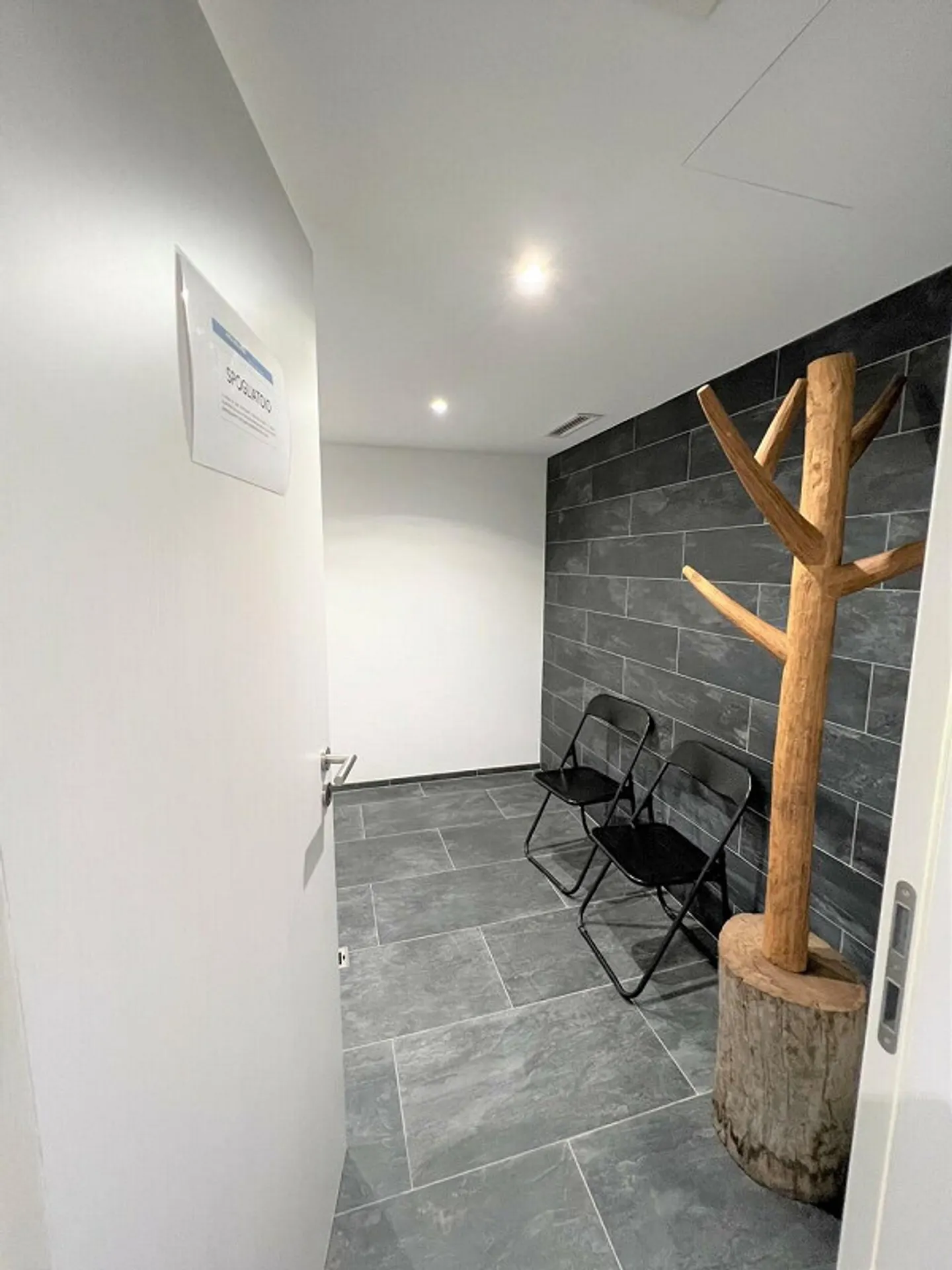 LUGANO-MUZZANO, SEEFRONT 2.5 ZIMMER WOHNUNG MIT GARTEN - Foto 11 von 15
