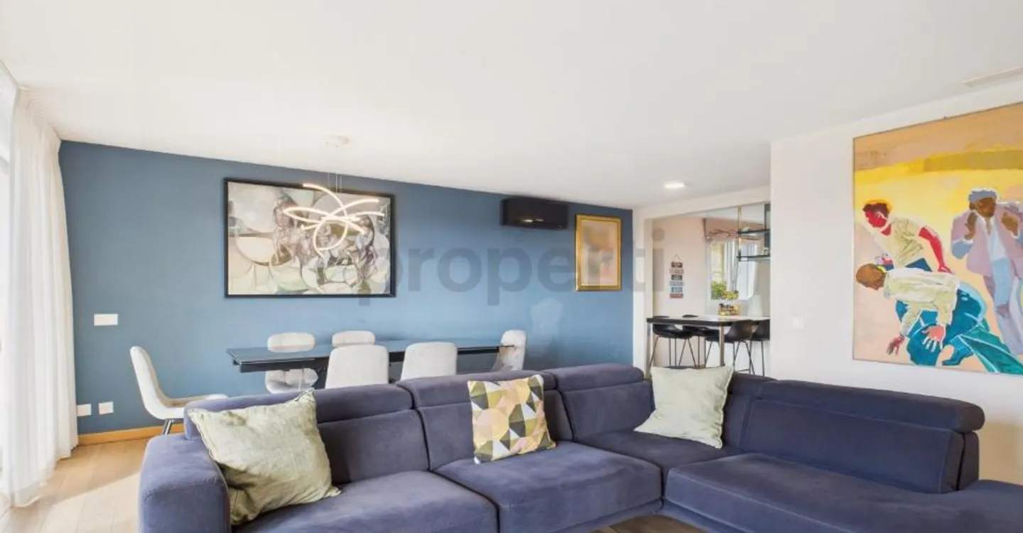 Appartement élégant 4,5 pièces - Photo 2 sur 12