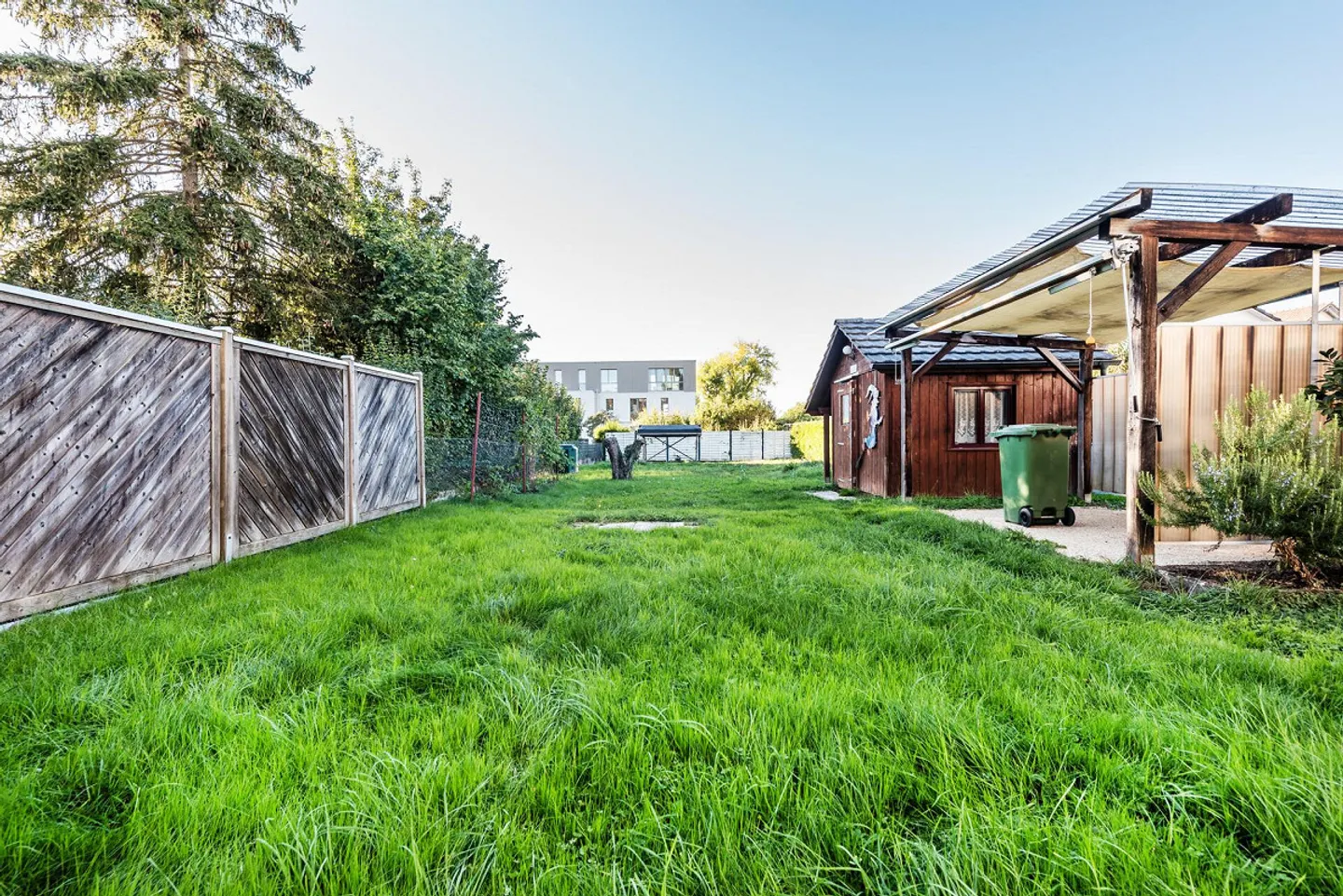 Semi-Detached House with Charm and Large Garden - Photo 4 of 11
