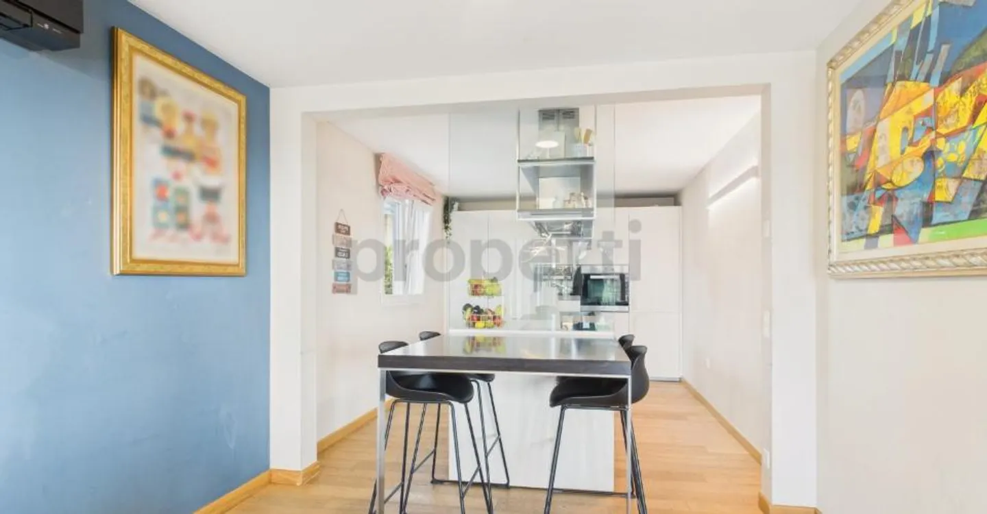 Appartement élégant 4,5 pièces - Photo 4 sur 12