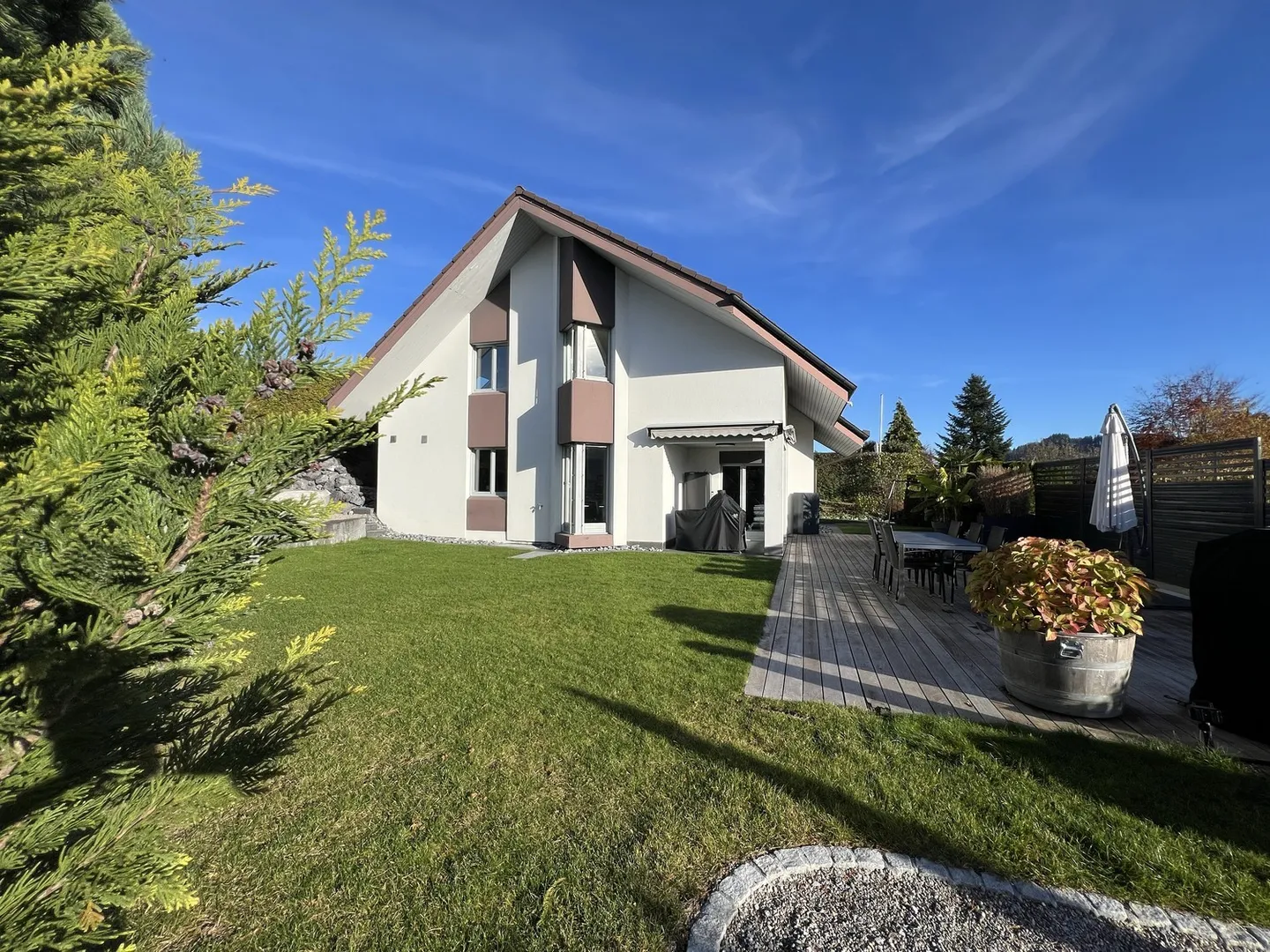 Ampia casa unifamiliare di 5,5 locali con panorama a Bichwil (Oberuzwil SG) - Foto 3 di 14