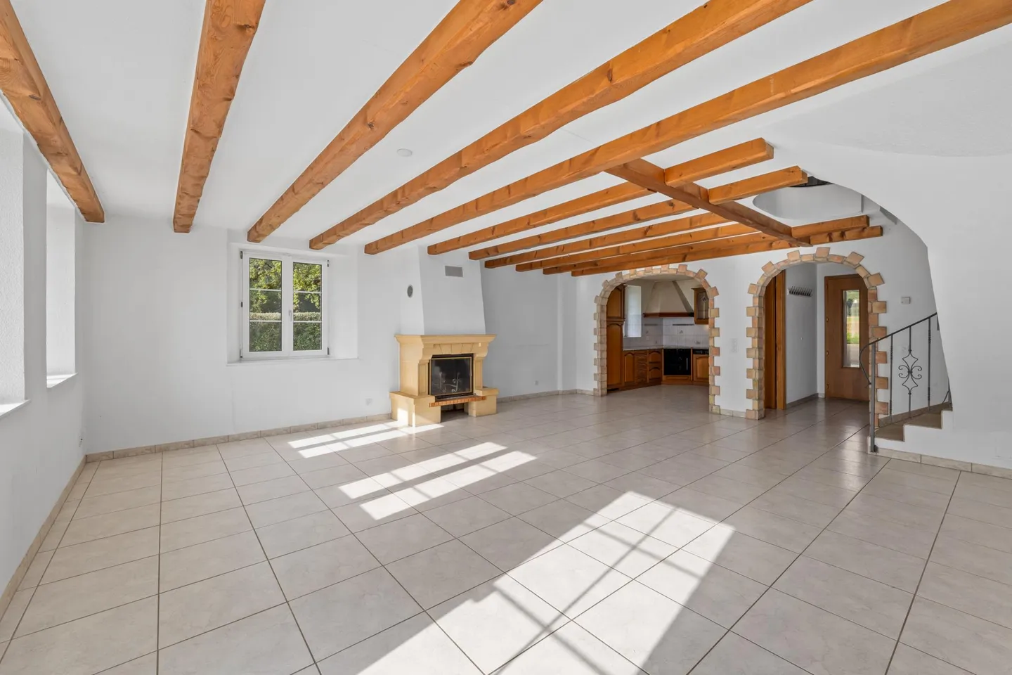 Gilly - Charming semi-detached villa with a beautiful garden - Photo 2 of 9