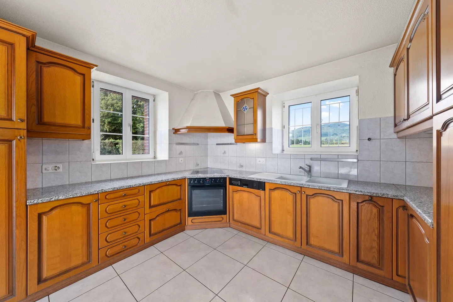 Gilly - Charming semi-detached villa with a beautiful garden - Photo 3 of 9