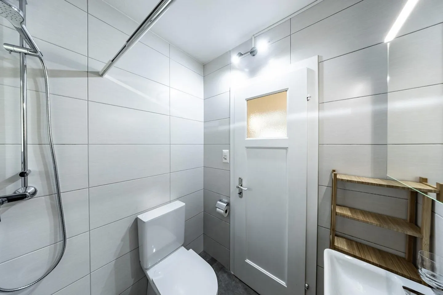 Affascinante casa unifamiliare con potenziale alla periferia di Meikirch. - Foto 9 di 11