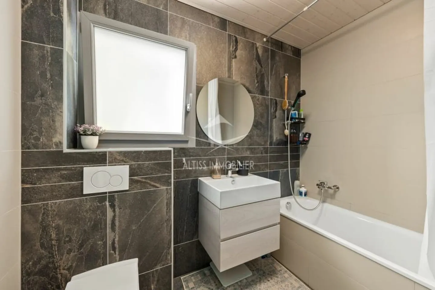 New Chalet - Photo 10 of 13