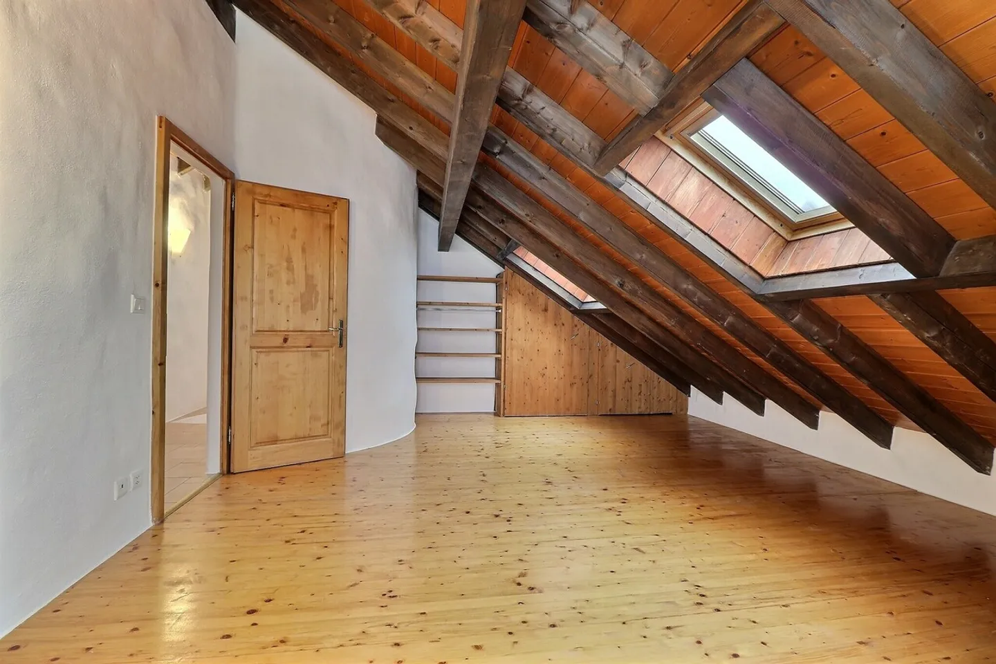 Superb 3.5 room duplex with terrace - Photo 2 of 9