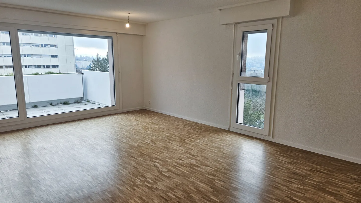 Appartement 4.5 pces d’env. 100 m2 avec balcon à Fribourg  - Foto 5 di 11