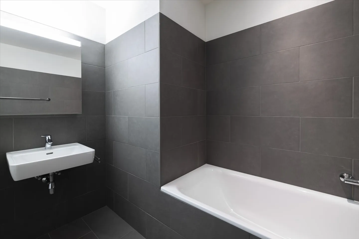 Sentiment de ville dans la vallée du Rhin ensoleillée! - Photo 5 sur 12