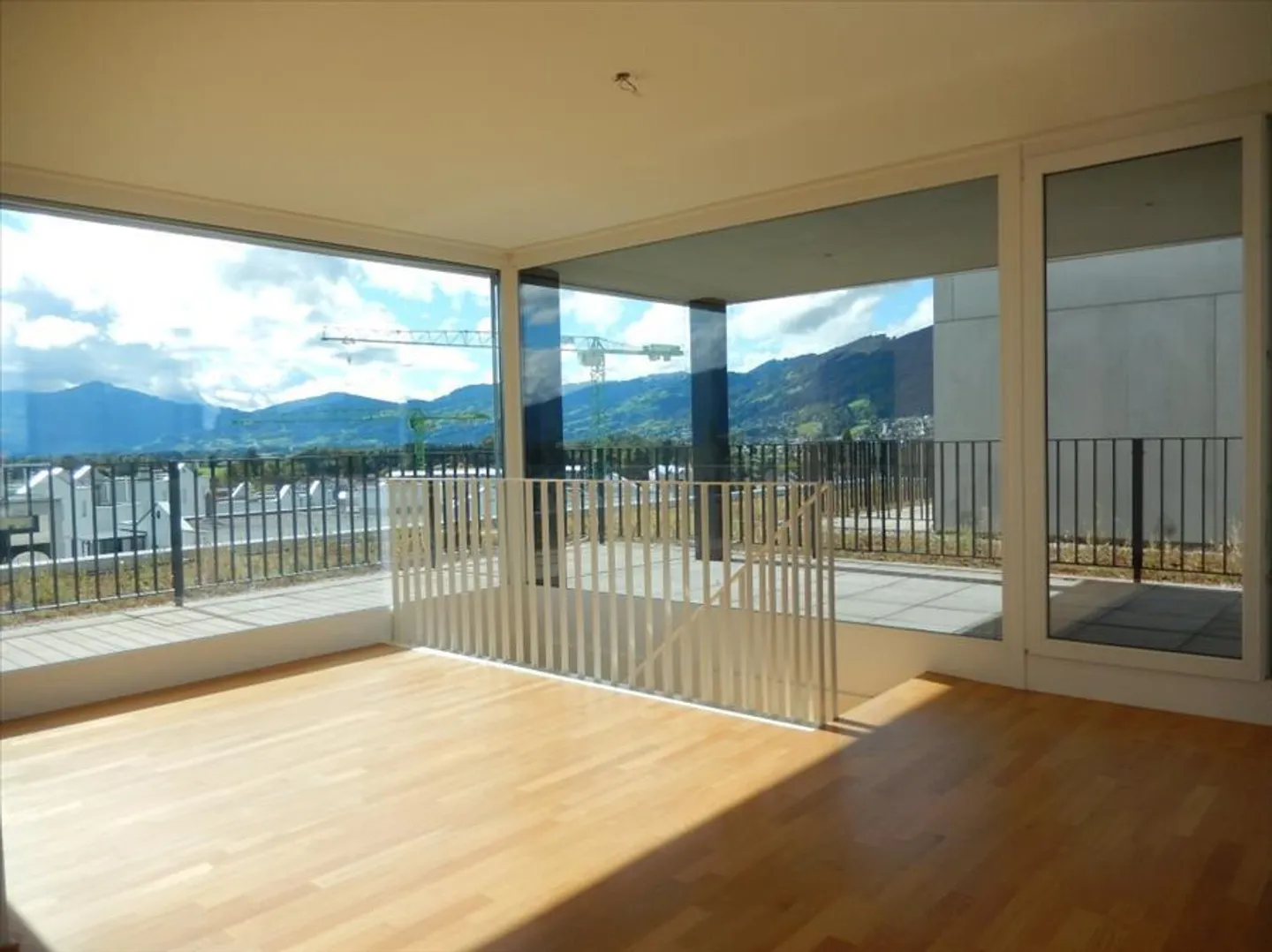 Sentiment de ville dans la vallée du Rhin ensoleillée! - Photo 7 sur 12