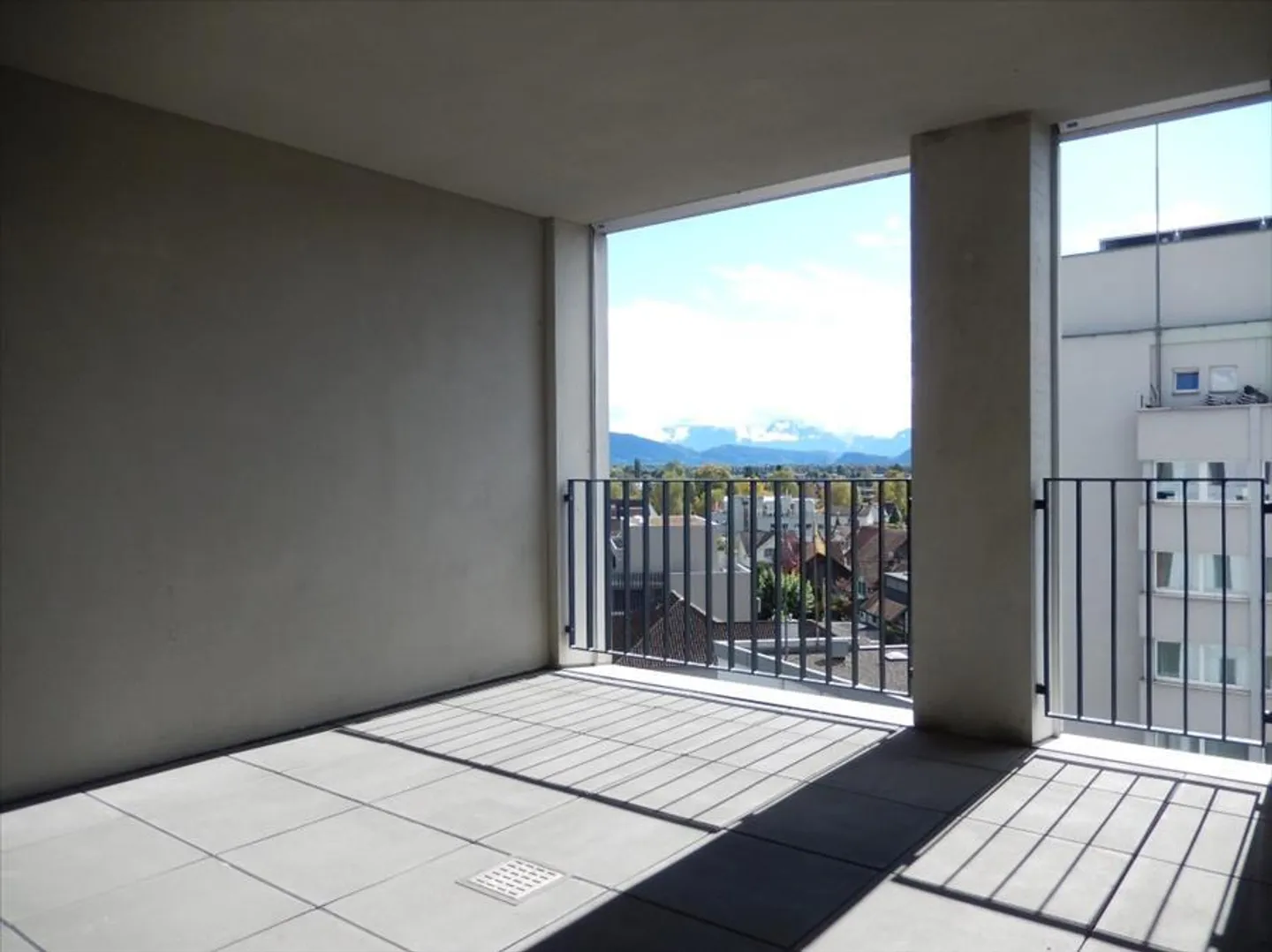 Sentiment de ville dans la vallée du Rhin ensoleillée! - Photo 12 sur 12