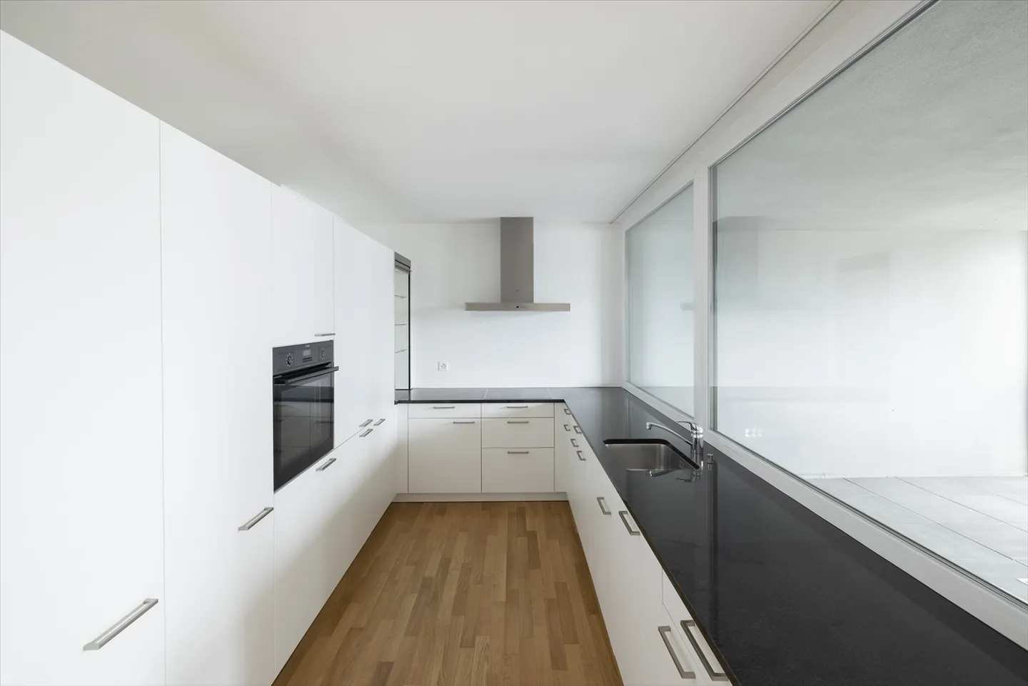 Sentiment de ville dans la vallée du Rhin ensoleillée! - Photo 3 sur 12