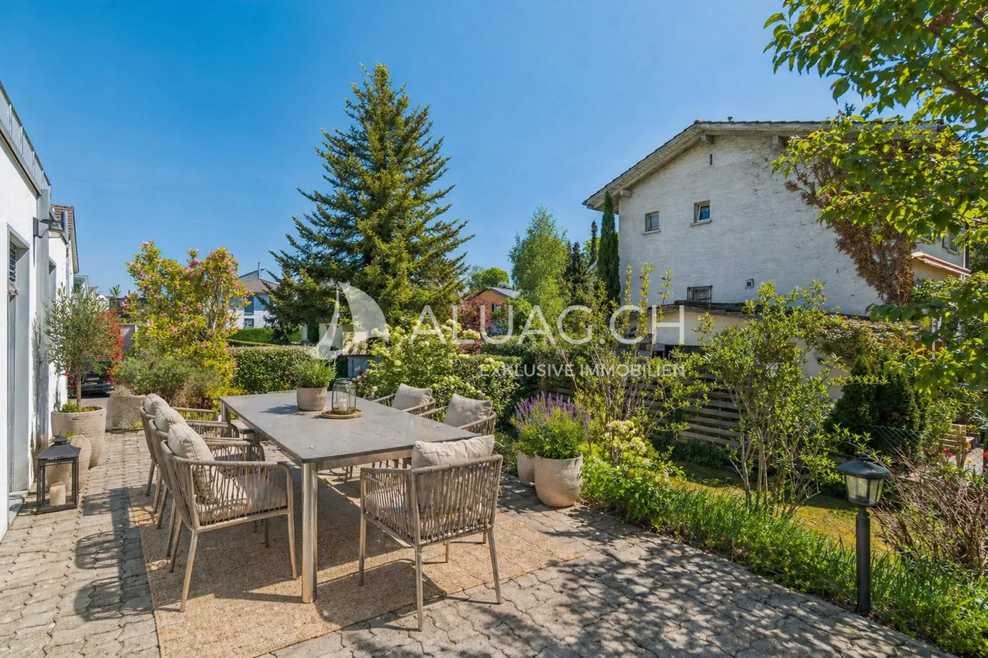 Modernes Familienhaus mit Garten - Foto 7 von 9