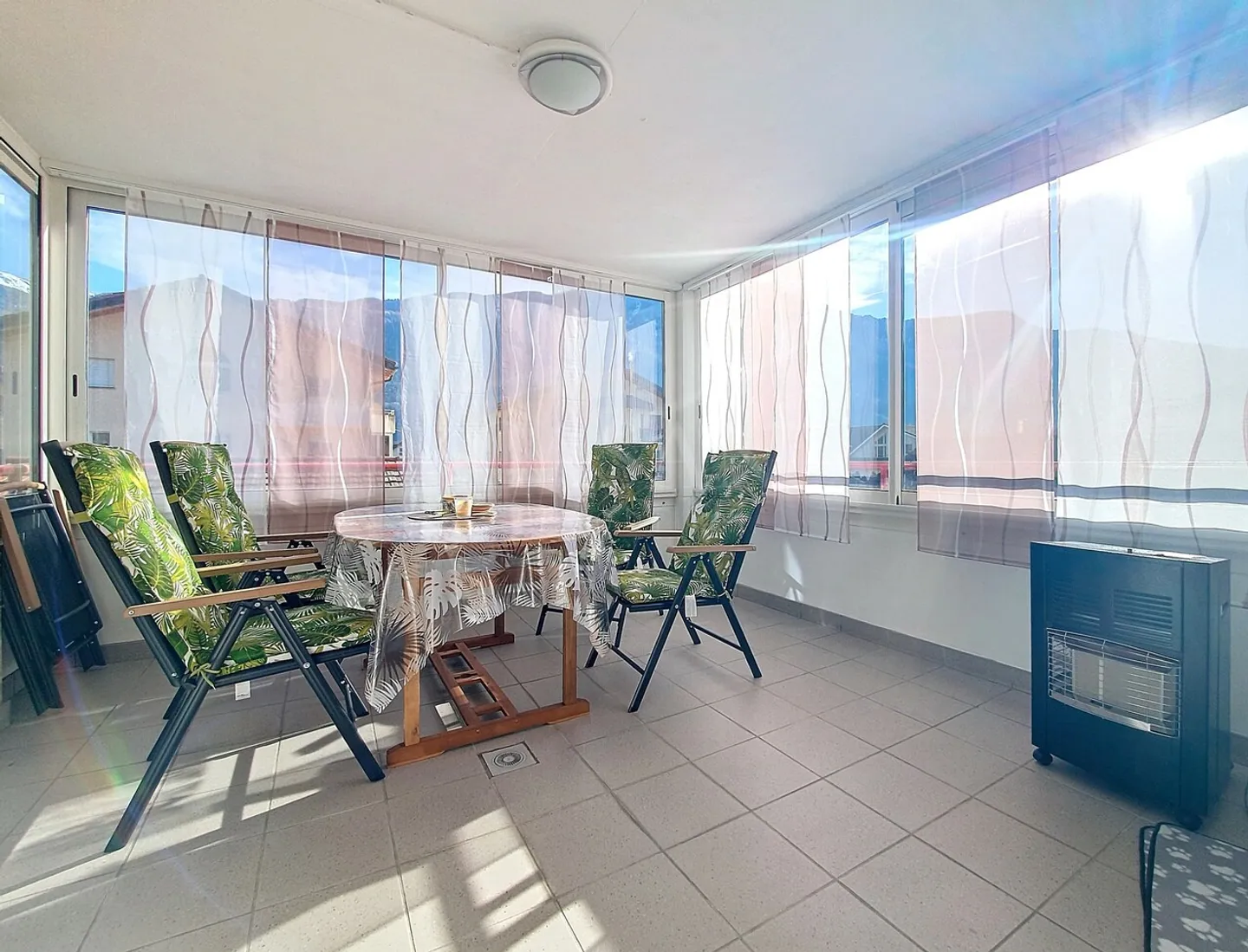 Family-friendly and ideal - Photo 3 of 5