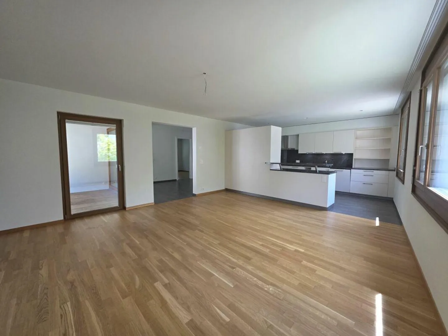 Moderne Wohnung im Zentrum von Näfels - Foto 4 von 16