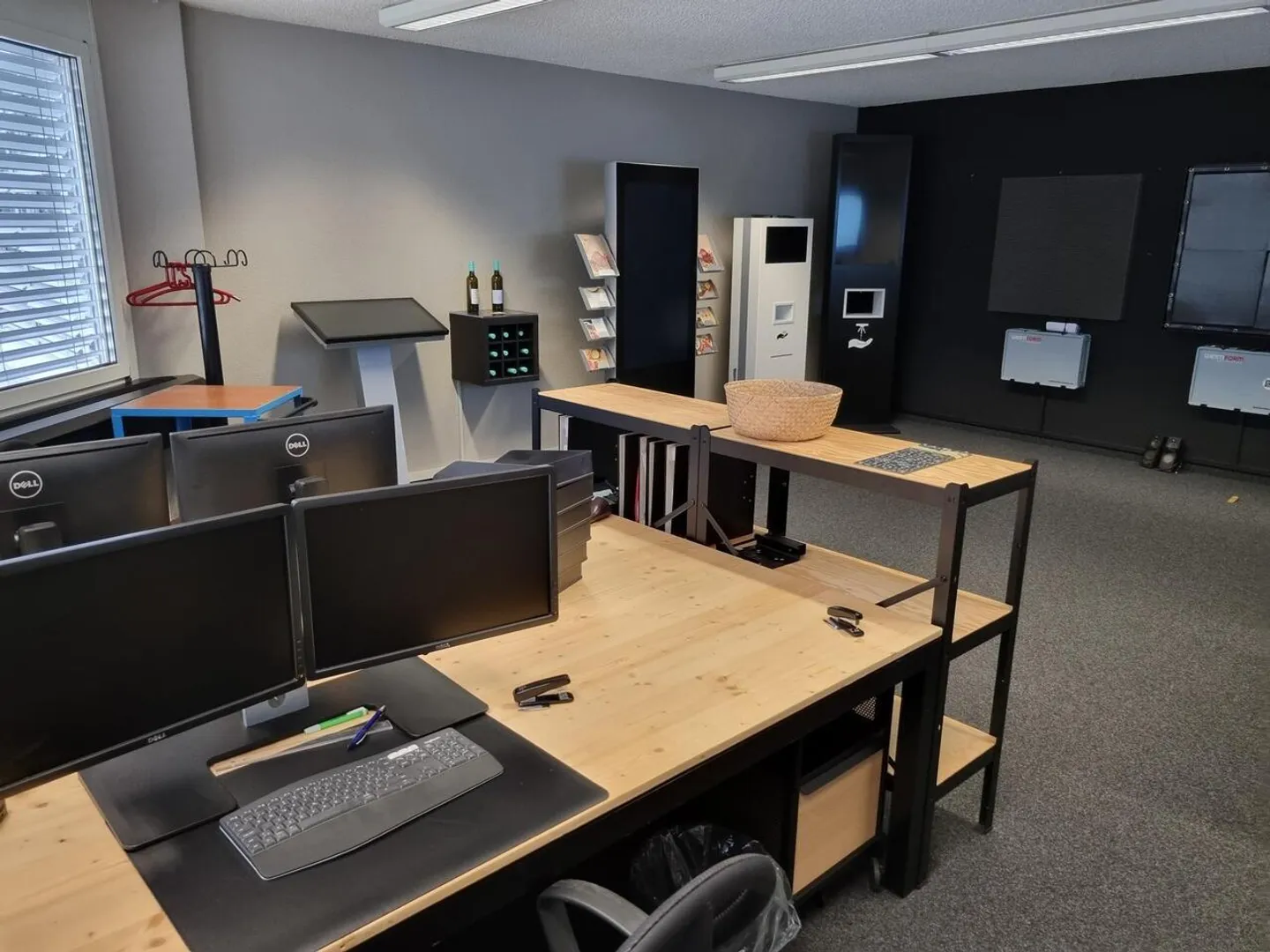 Niederwangen b.Bern, à louer, 250 m2 de bureaux et 230 m2 d'entrepôts - Photo 3 sur 8