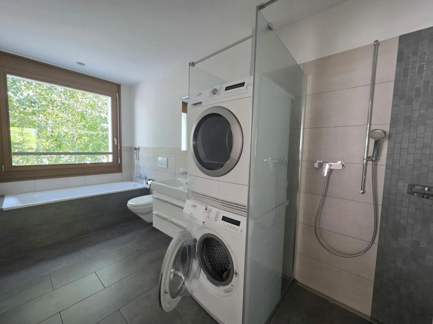 Moderne Wohnung im Zentrum von Näfels - Foto 10 von 16