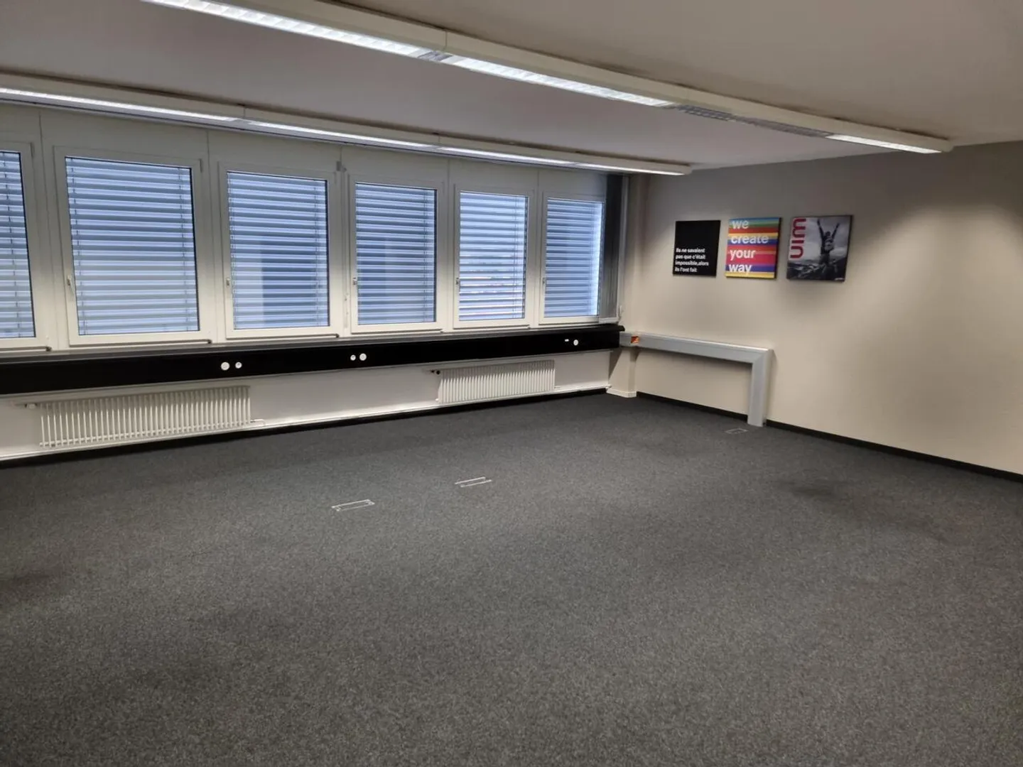 Niederwangen b.Bern, à louer, 250 m2 de bureaux et 230 m2 d'entrepôts - Photo 5 sur 8