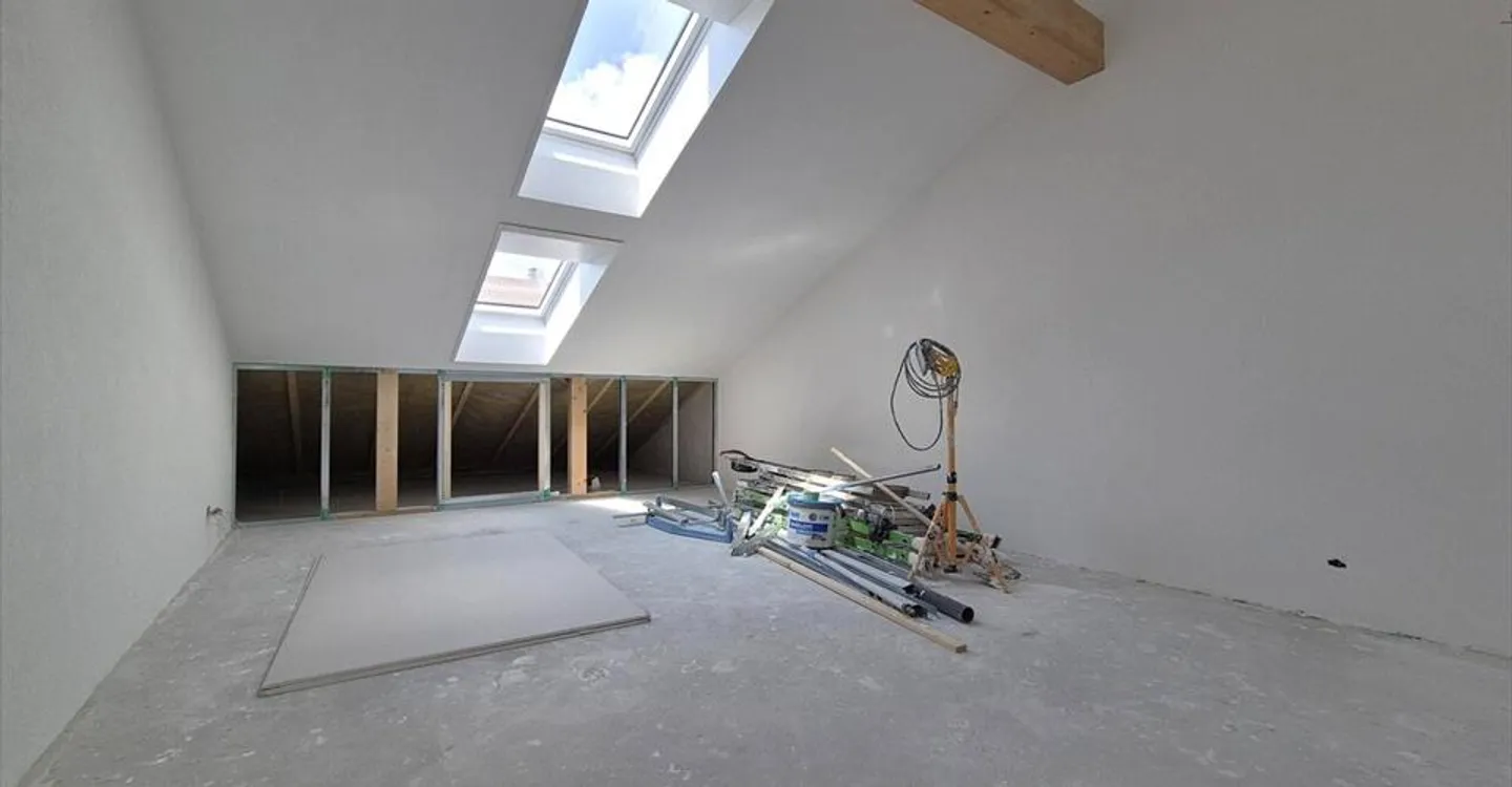 Charming Attic Apartment - Photo 5 of 9