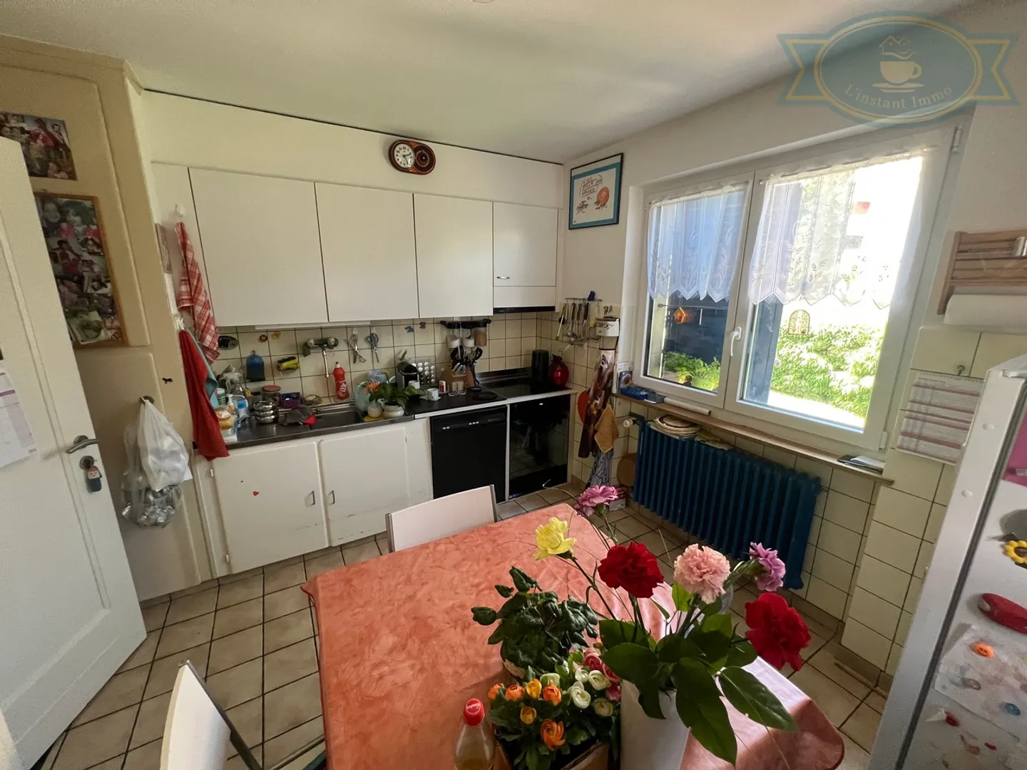 Spacious Family Home with Garden - Photo 9 of 11