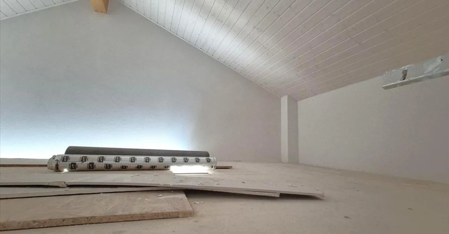Charming Attic Apartment - Photo 7 of 9