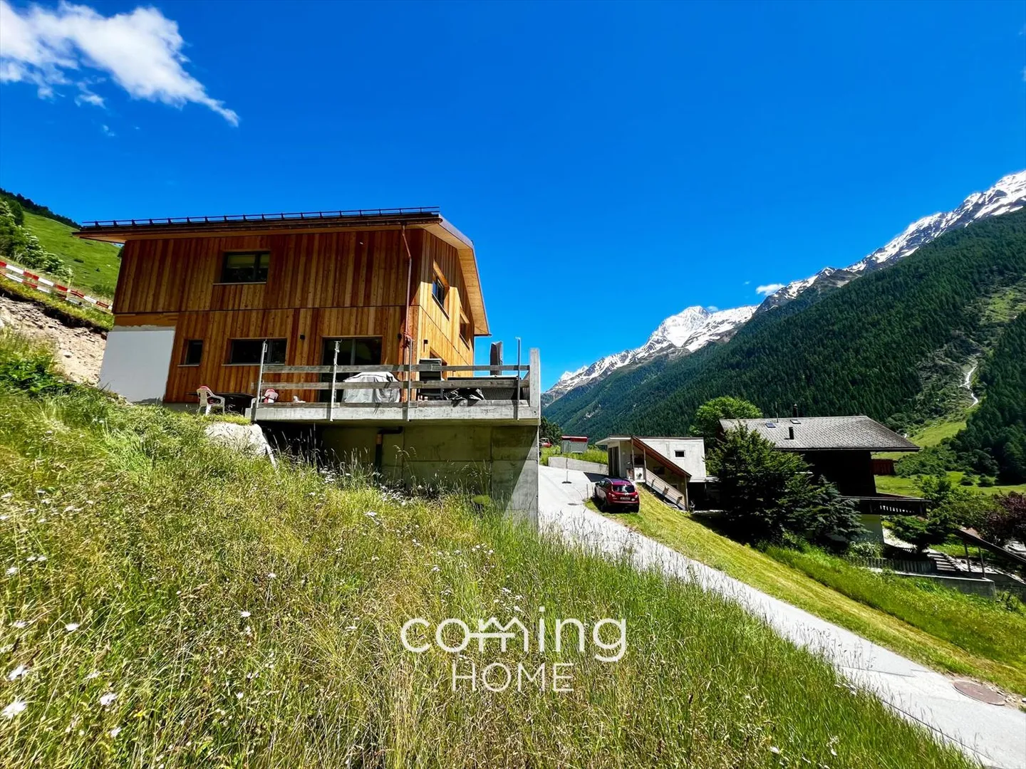 Sustainable living in Ferden - Solid wood house for rent with mountain view - Photo 2 of 10