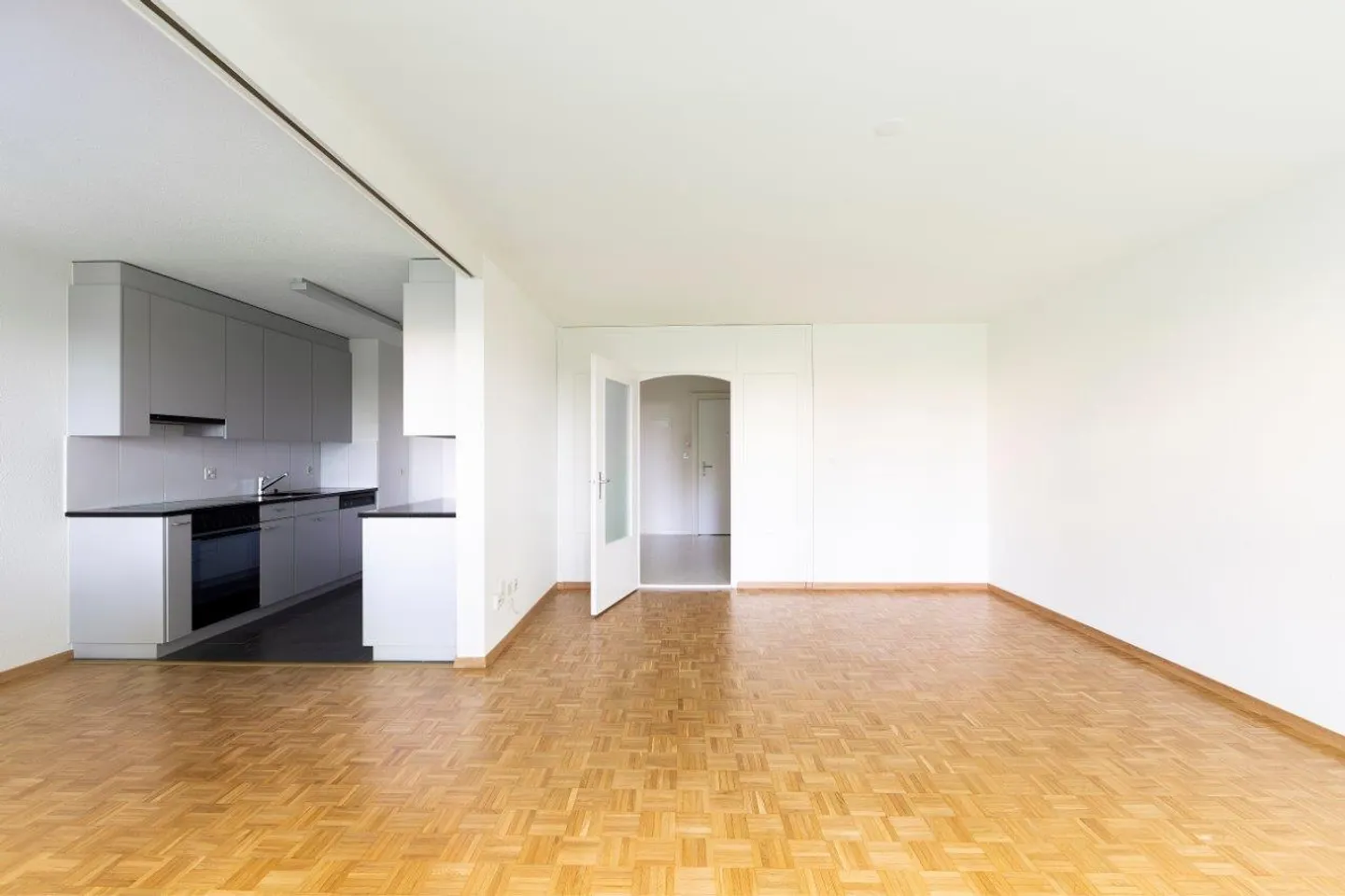 Rent without deposit - Welcome home - Photo 2 of 8