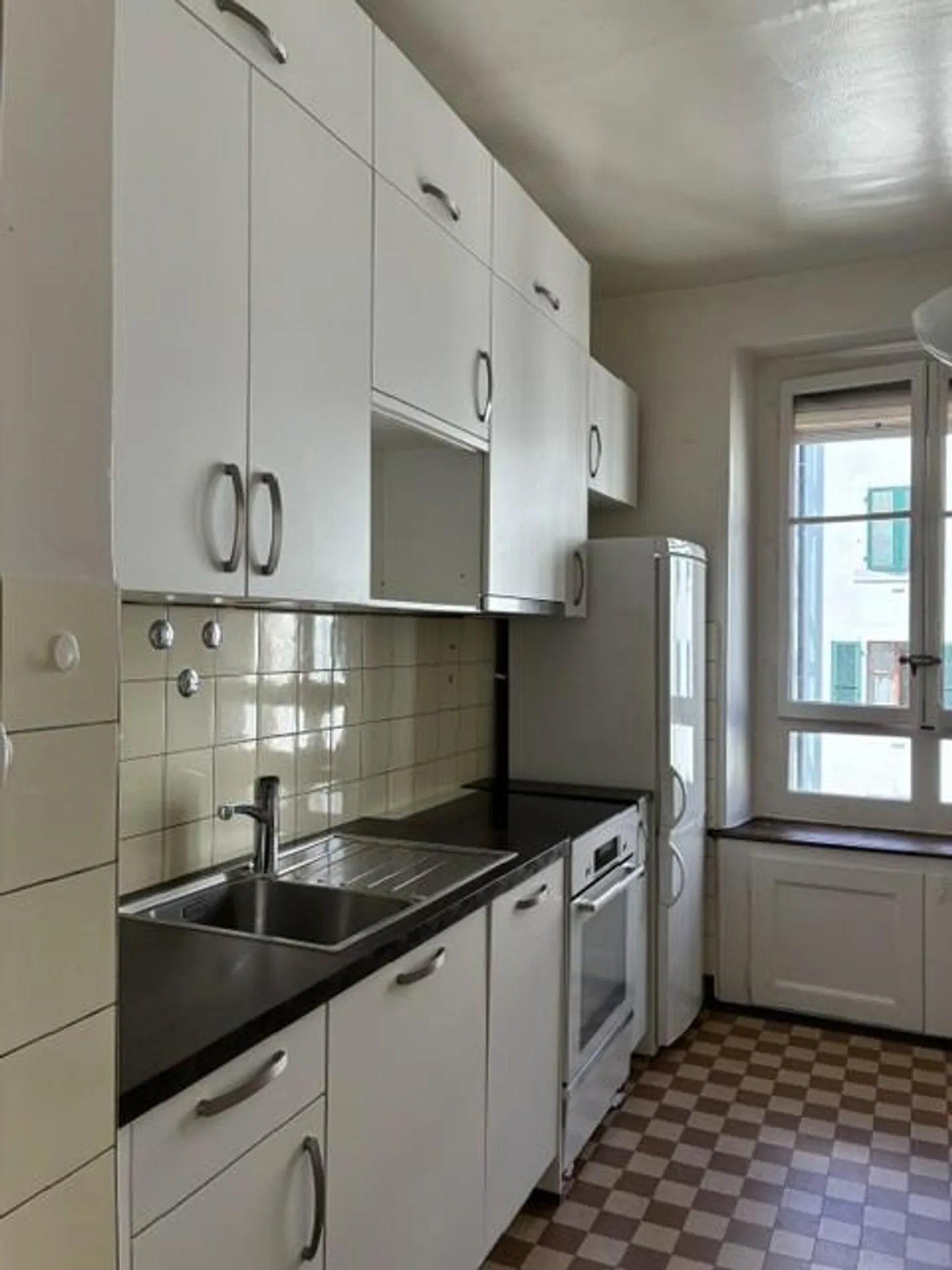 3-room apartment located at Bd de la Cluse 27, 1205 Geneva - Photo 3 of 5