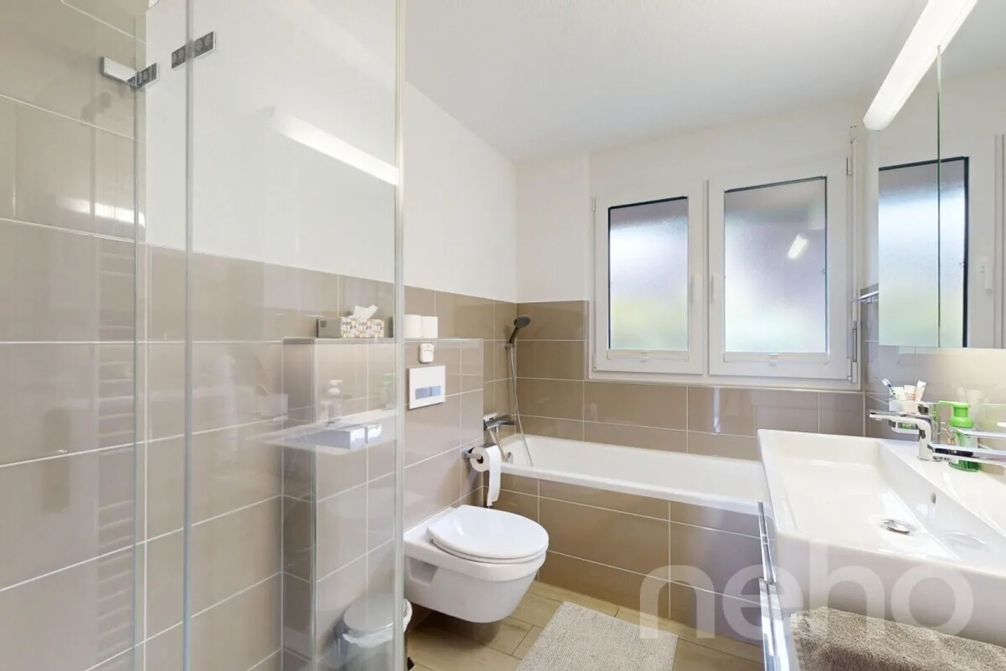 Exclusive 5.5-room apartment in elevated location with panoramic view - Photo 7 of 12