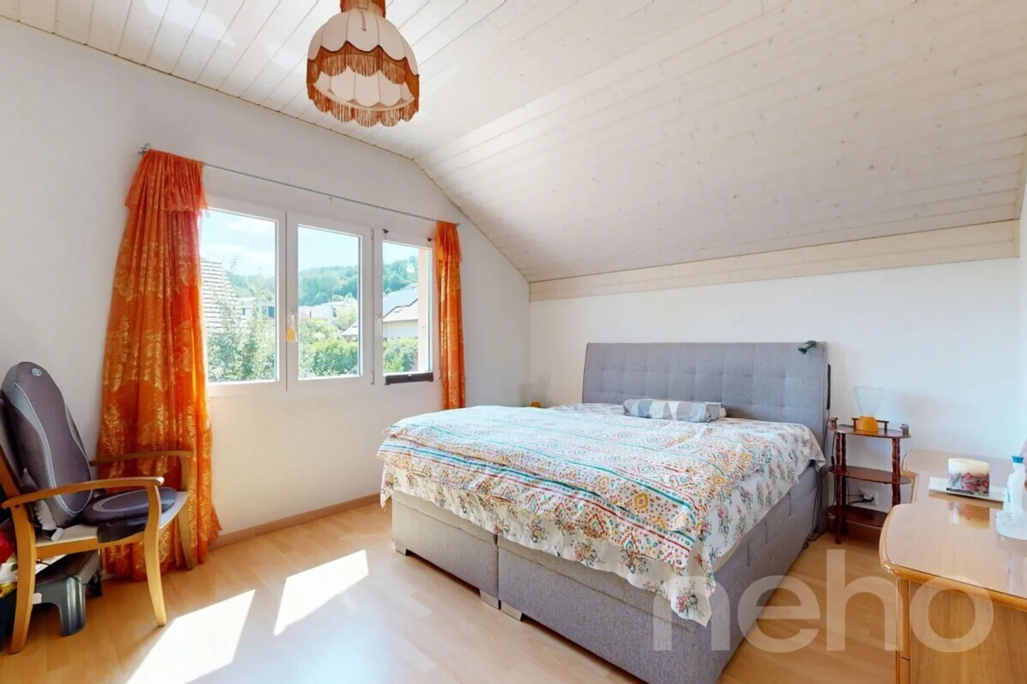 Family home with studio or office potential - Photo 8 of 12