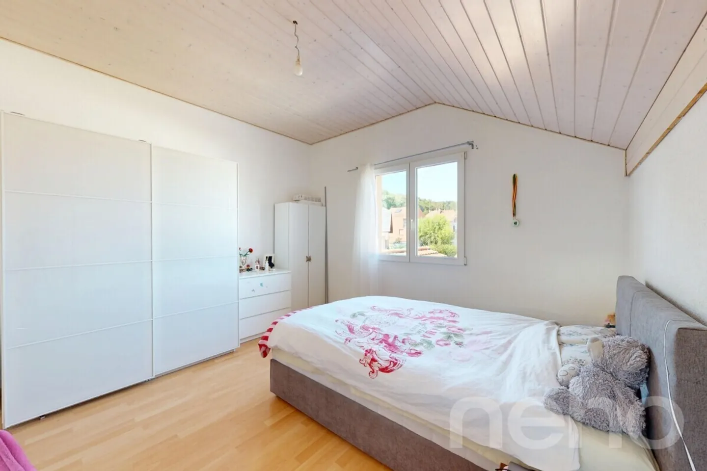 Family home with studio or office potential - Photo 9 of 12