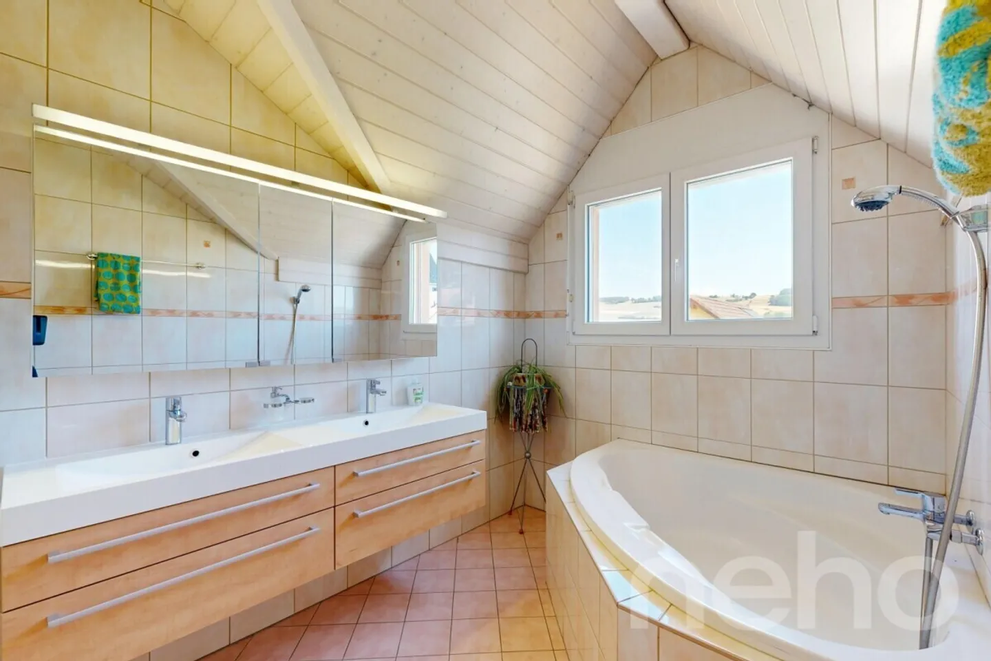 Family home with studio or office potential - Photo 10 of 12