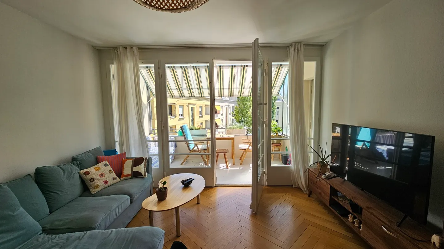 Bright 3.5-Room Apartment - Photo 1 of 10