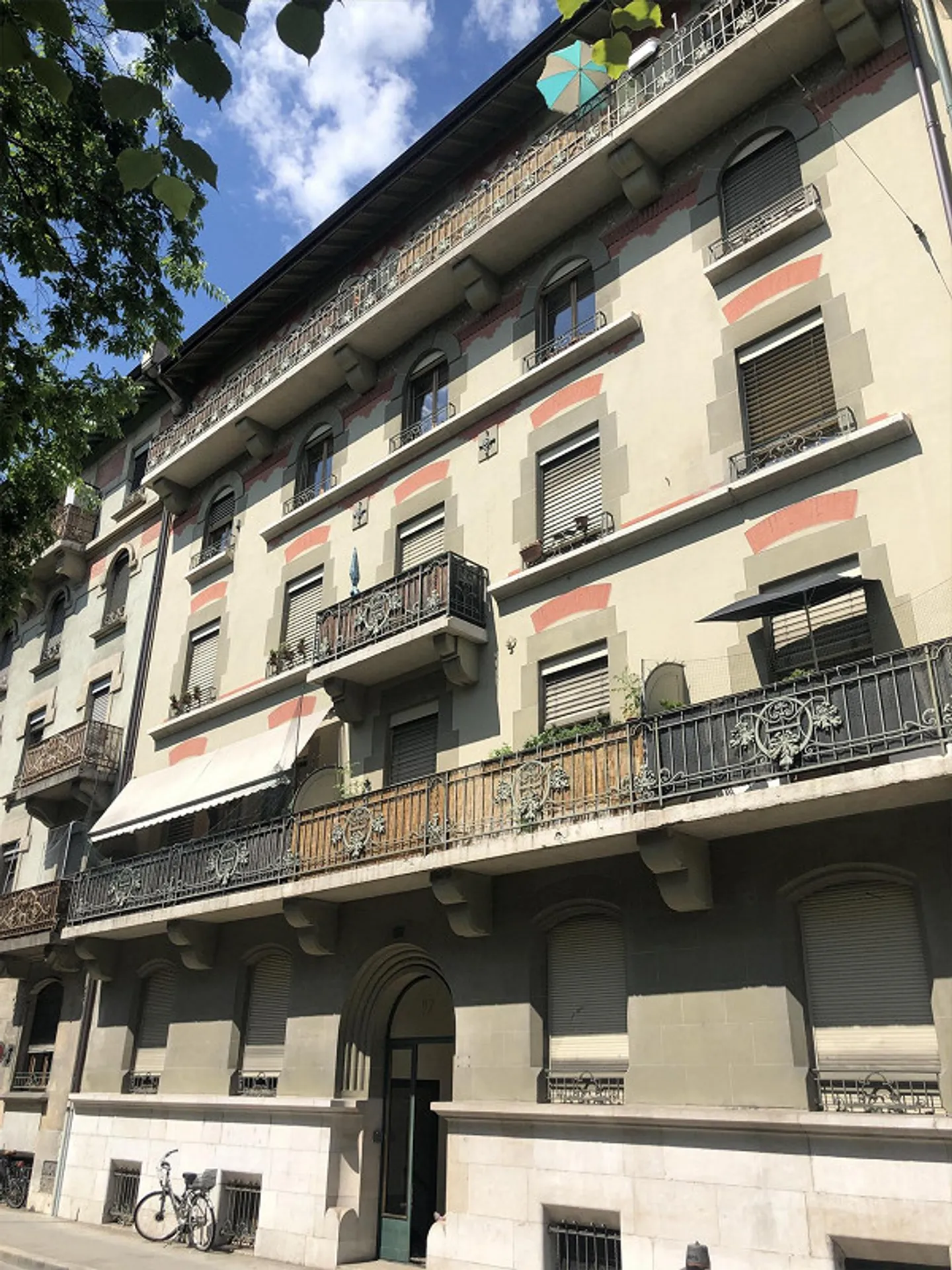 3-room apartment located at Bd de la Cluse 27, 1205 Geneva - Photo 1 of 5