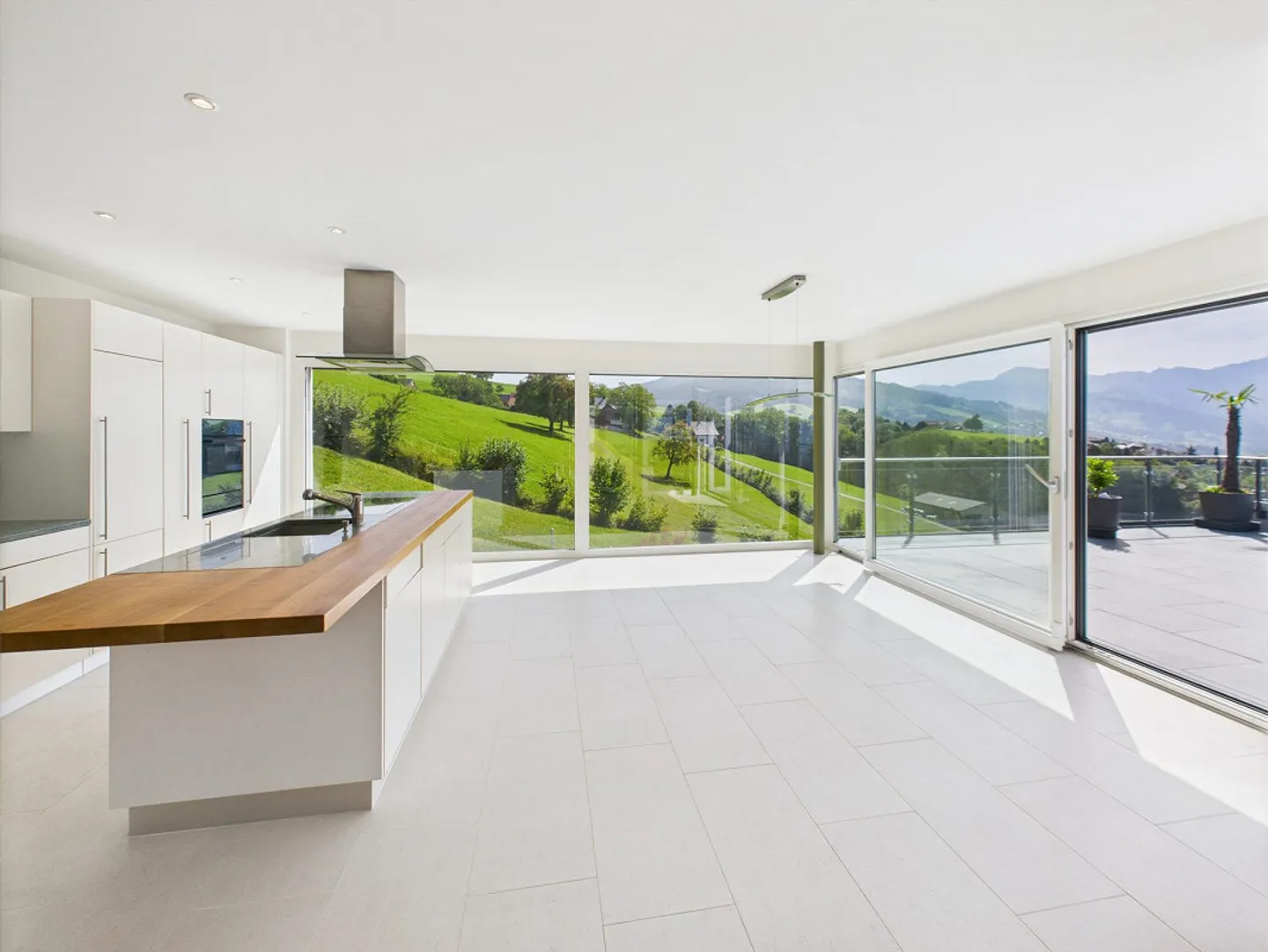 Exklusive Terrassenwohnung an wunderschöner Lage mit freier Sicht a... - Foto 3 von 11