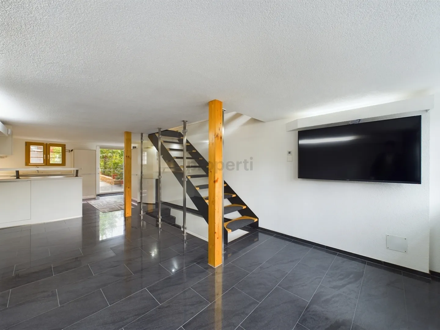 Maison de ville confortable de 4 pièces dans un emplacement central à Rüti - Photo 1 sur 11