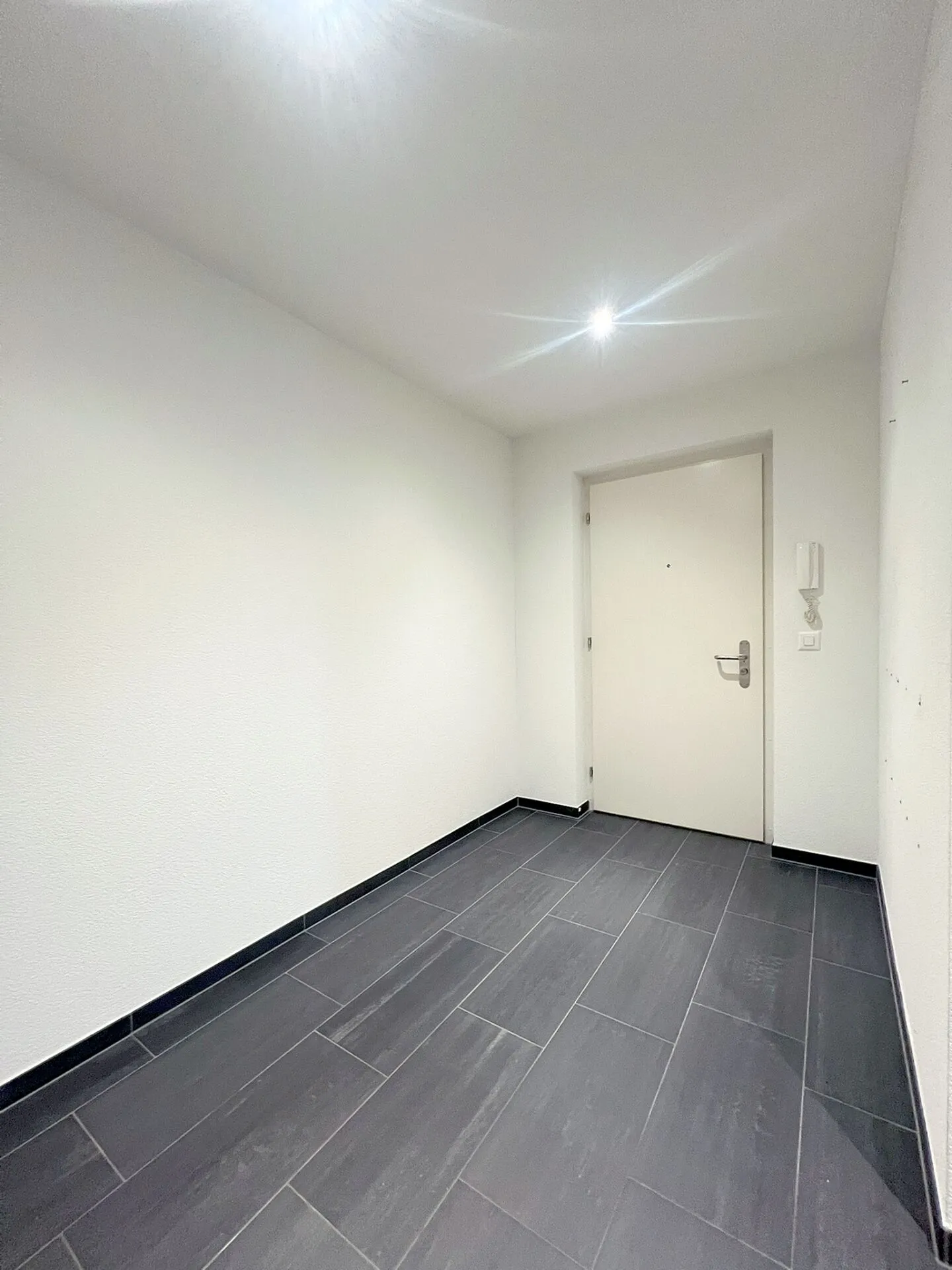 4.5 Room Condominium 1st Floor in Suhr - Photo 4 of 30