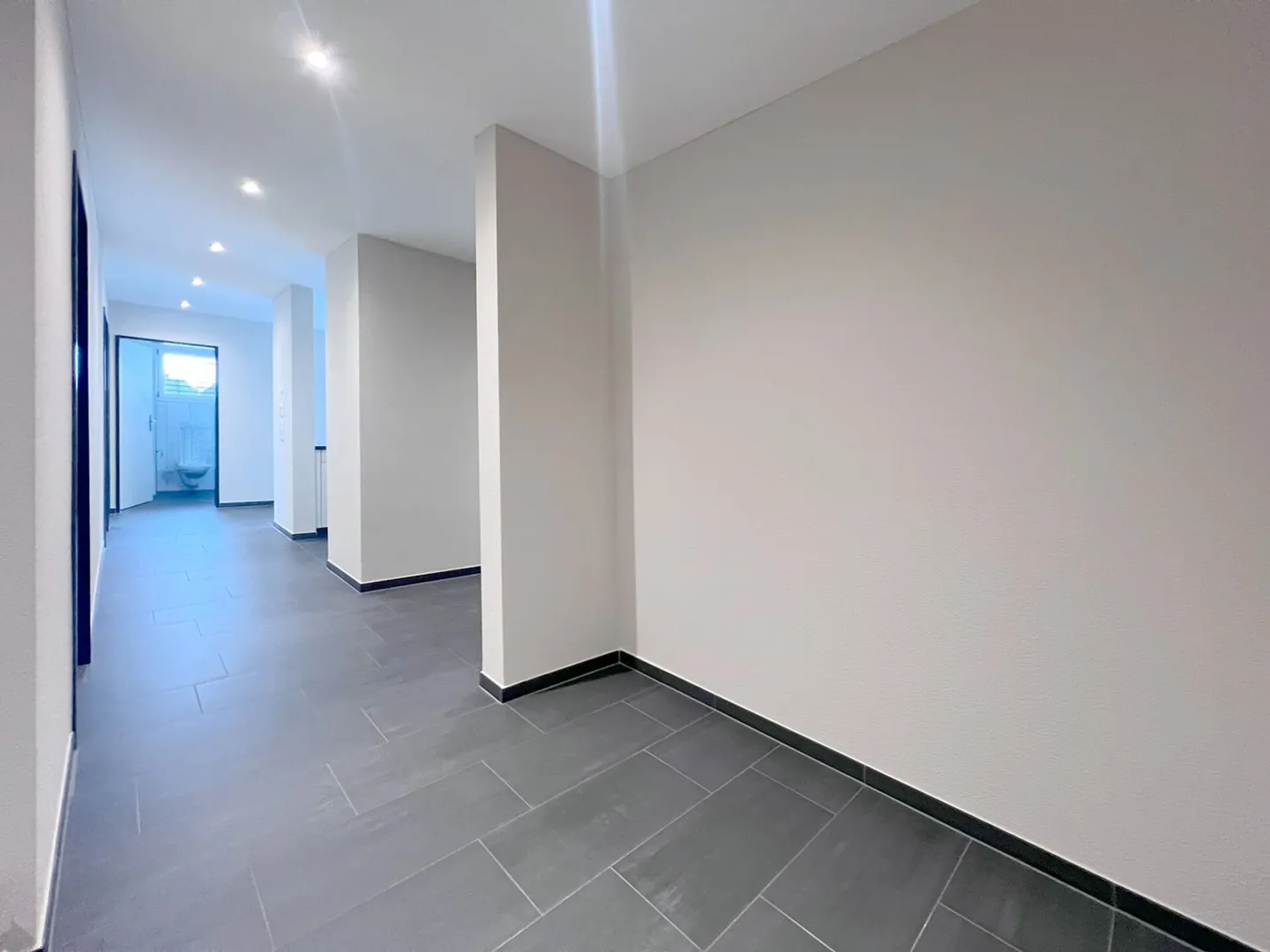 4.5 Room Condominium 1st Floor in Suhr - Photo 5 of 30