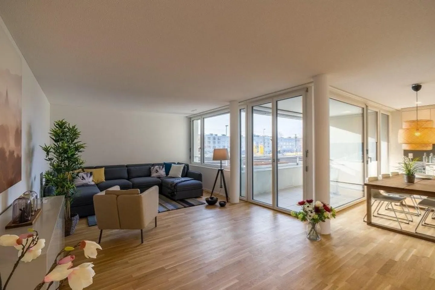 Grand et moderne appartement de 4,5 pièces à la gare de Lyss - Photo 1 sur 10