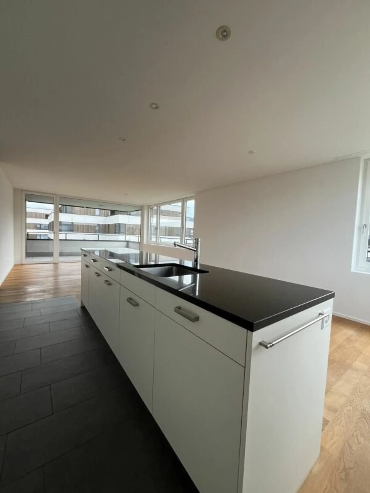 Appartement moderne de 4,5 pièces au cœur de Dagmersellen - Photo 2 sur 12
