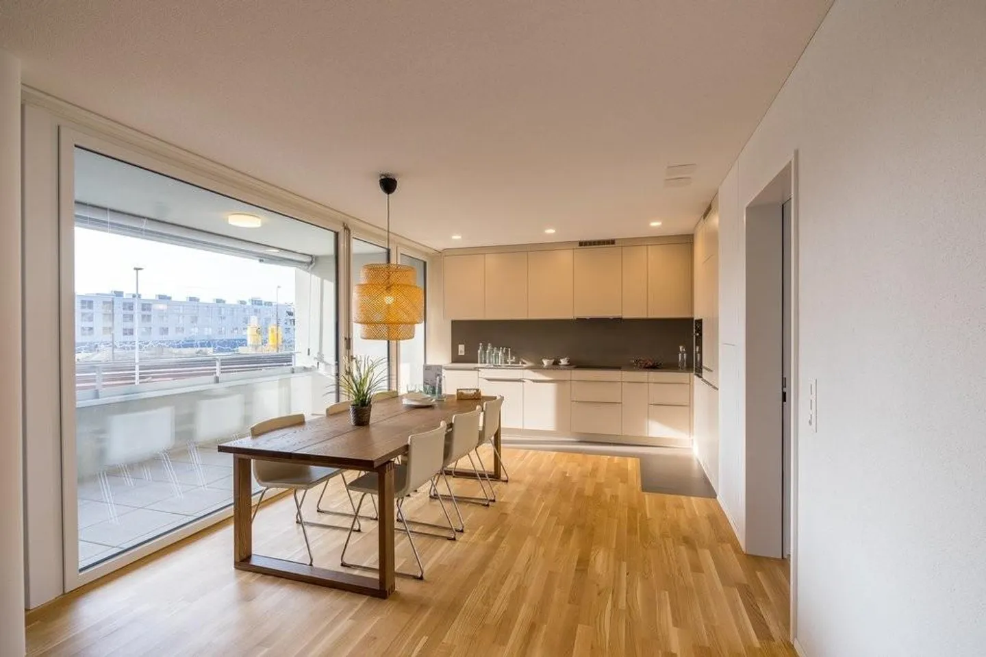 Grand et moderne appartement de 4,5 pièces à la gare de Lyss - Photo 2 sur 10